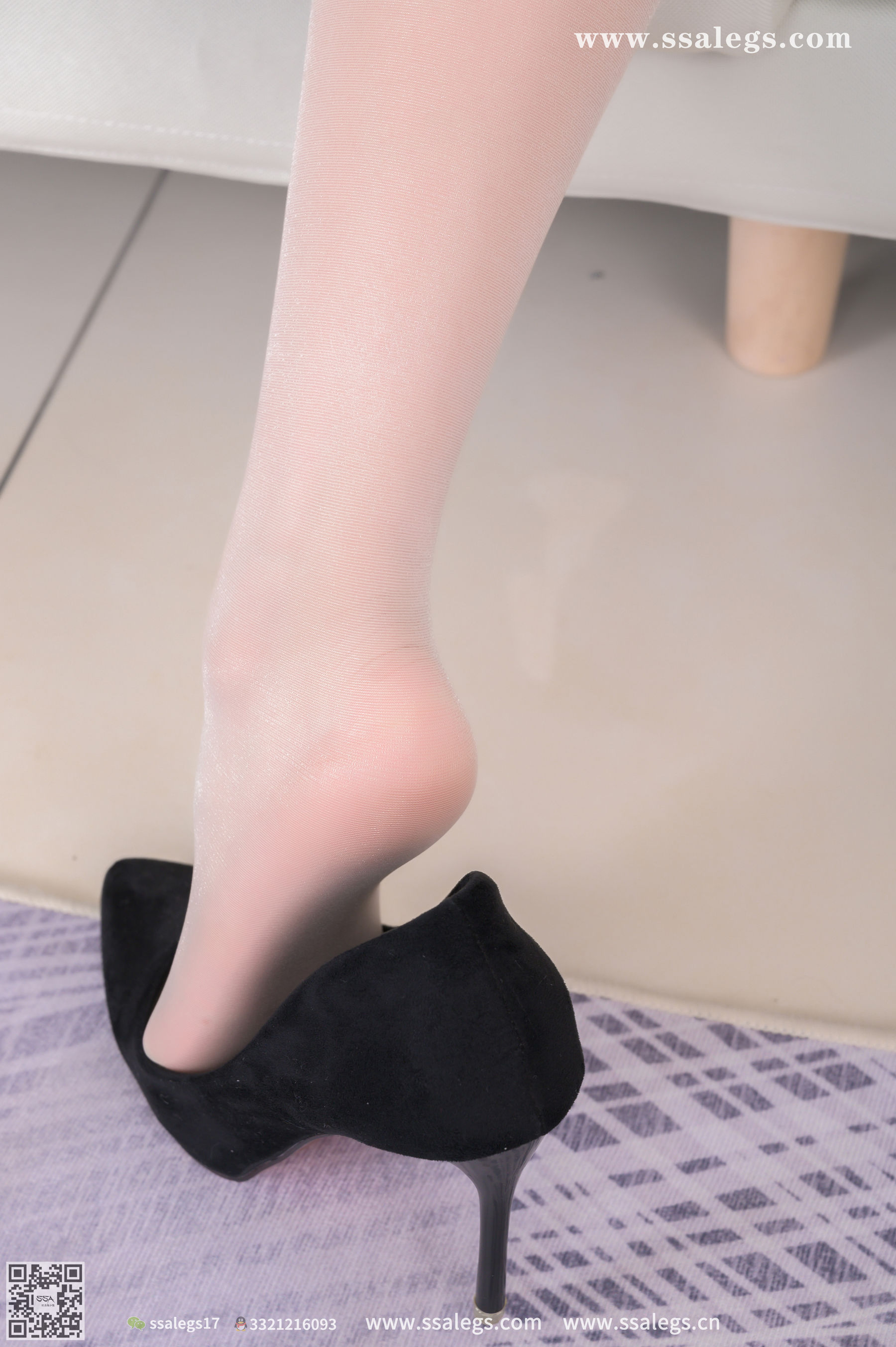 [SSA丝社]超清写真 No.387 素素 吊带短裙下亮闪闪开档肉丝(上)