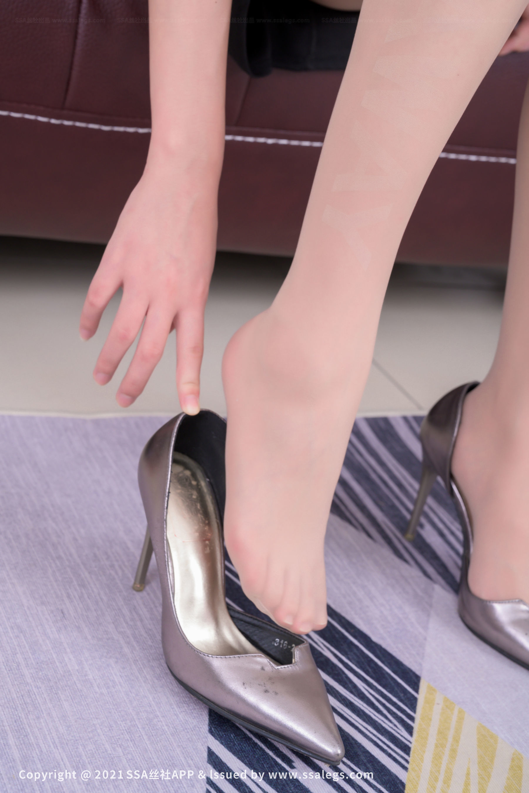 [SSA丝社]超清写真 No.714 腿模素素 涞觅肉丝袜美足（上）