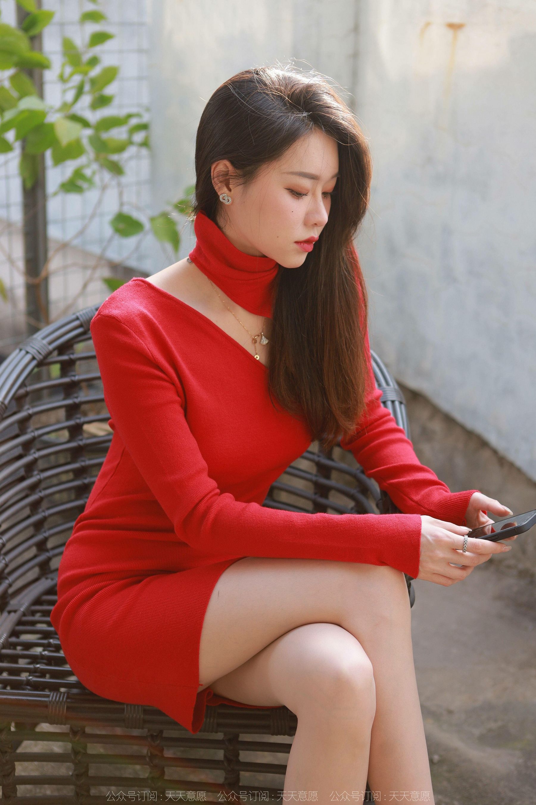 [异思趣向IESS] 模特 佳爷 《圣诞红裙女神》