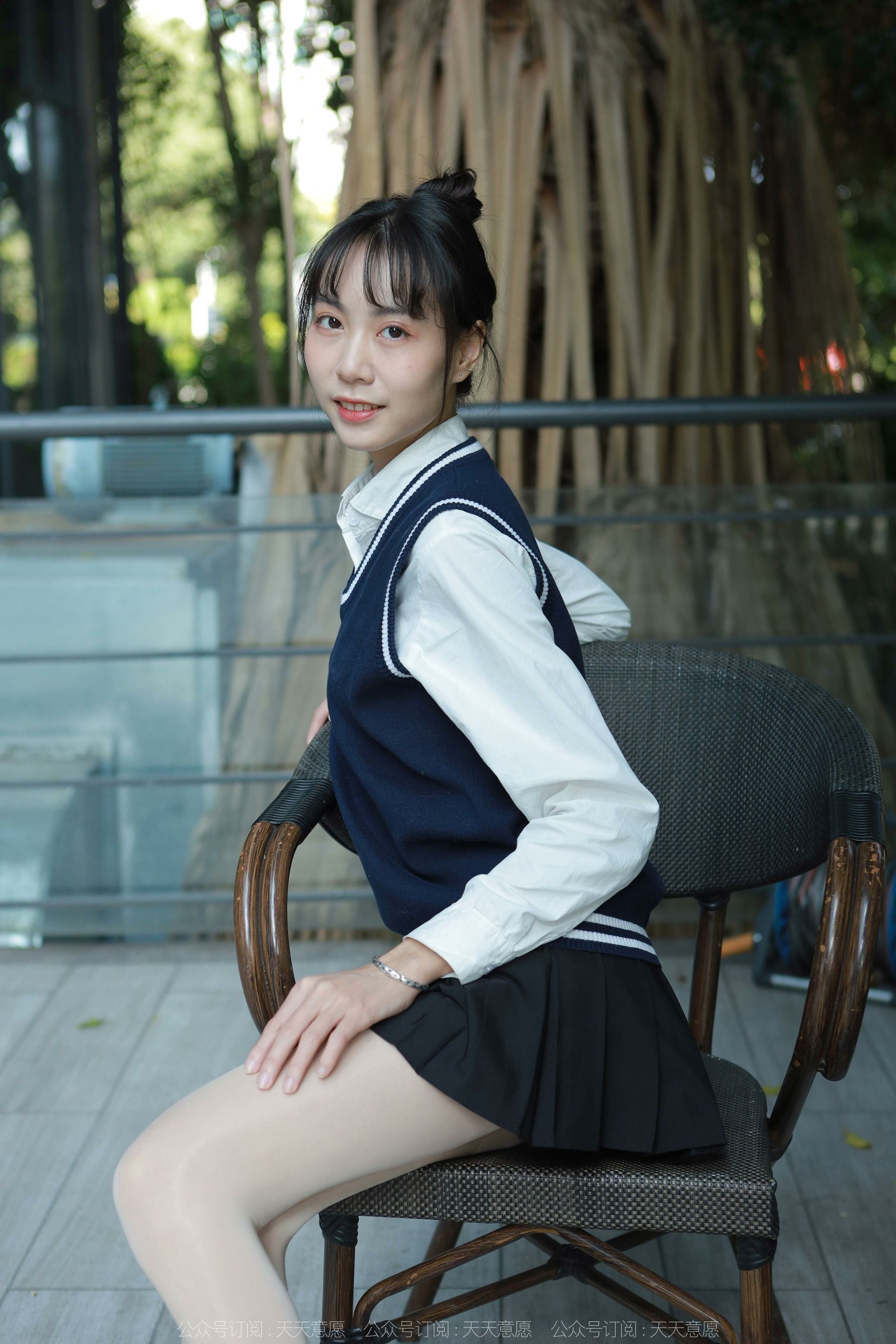 [异思趣向IESS] 模特 团团 《纯玉学苑装》