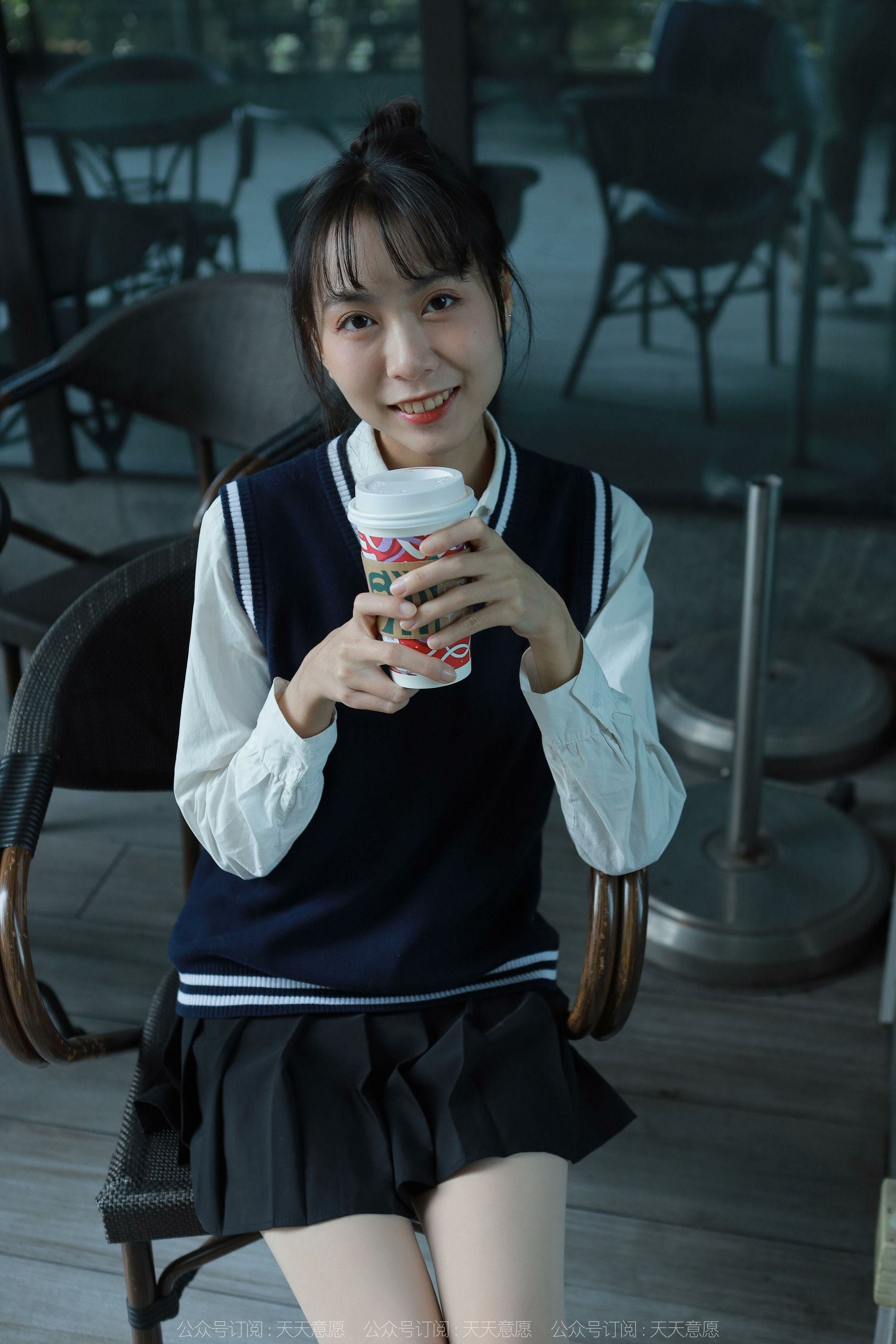 [异思趣向IESS] 模特 团团 《纯玉学苑装》