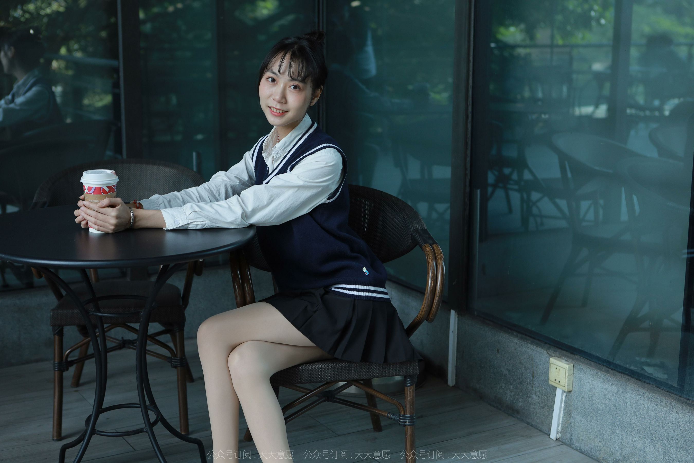 [异思趣向IESS] 模特 团团 《纯玉学苑装》