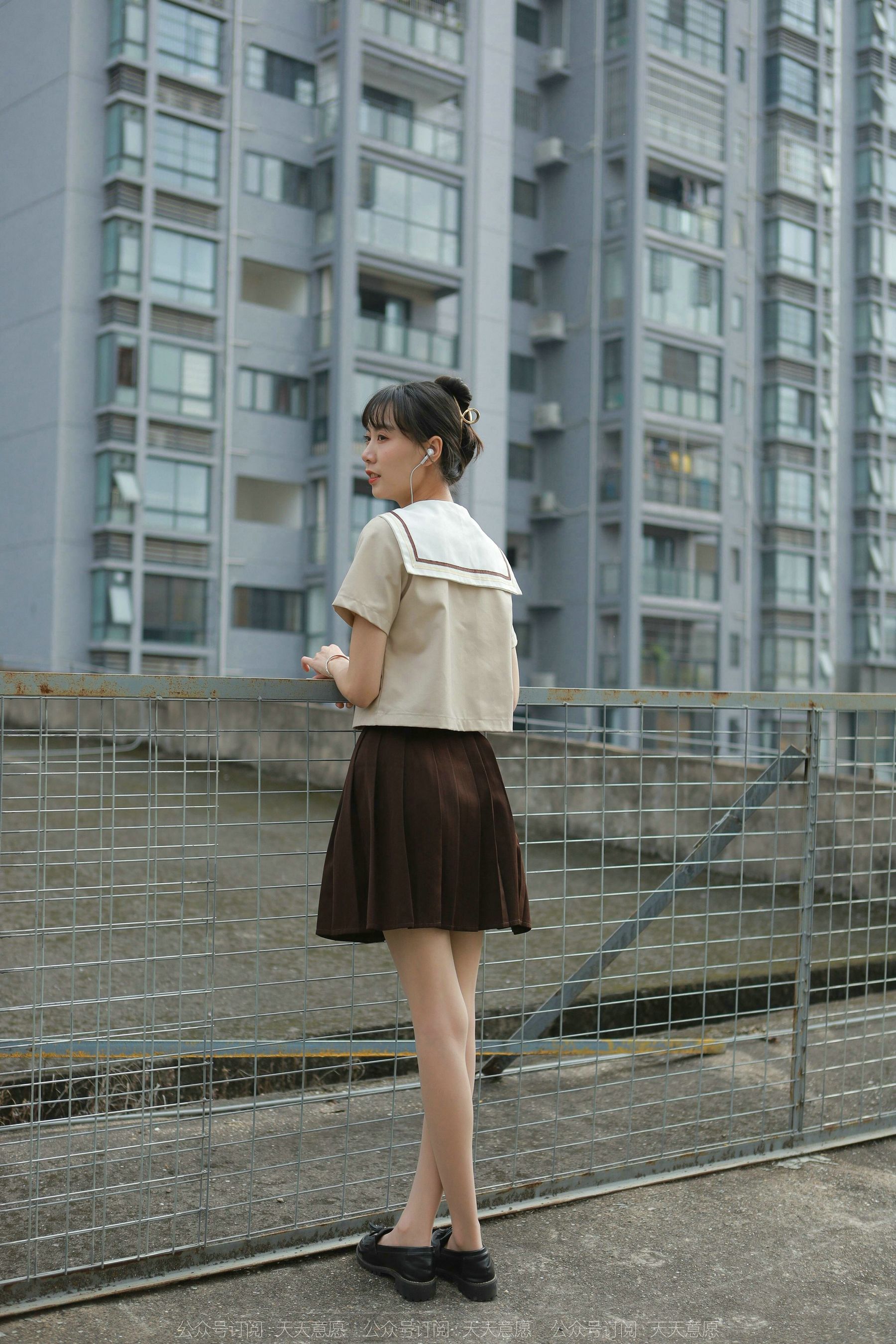 [异思趣向IESS] 模特 团团 《网易云长腿少女》