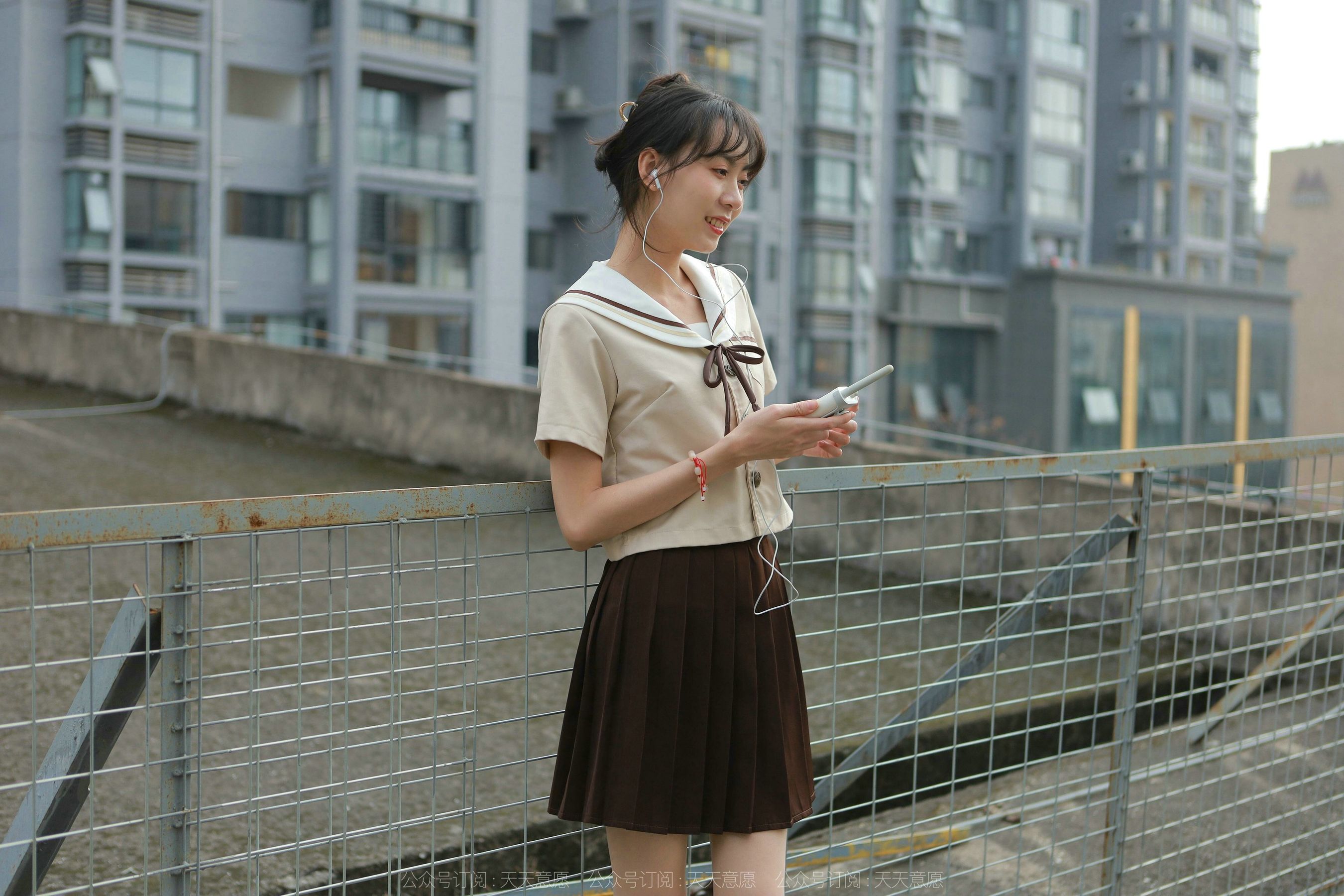 [异思趣向IESS] 模特 团团 《网易云长腿少女》