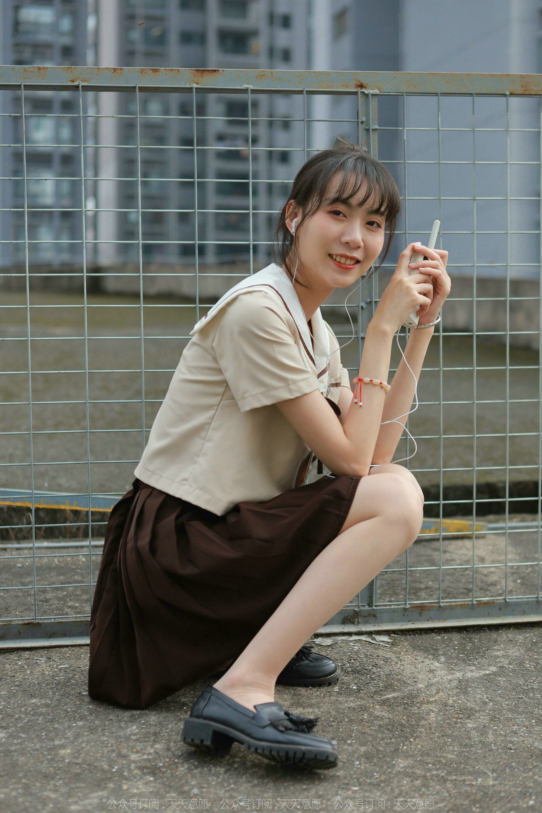 [异思趣向IESS] 模特 团团 《网易云长腿少女》