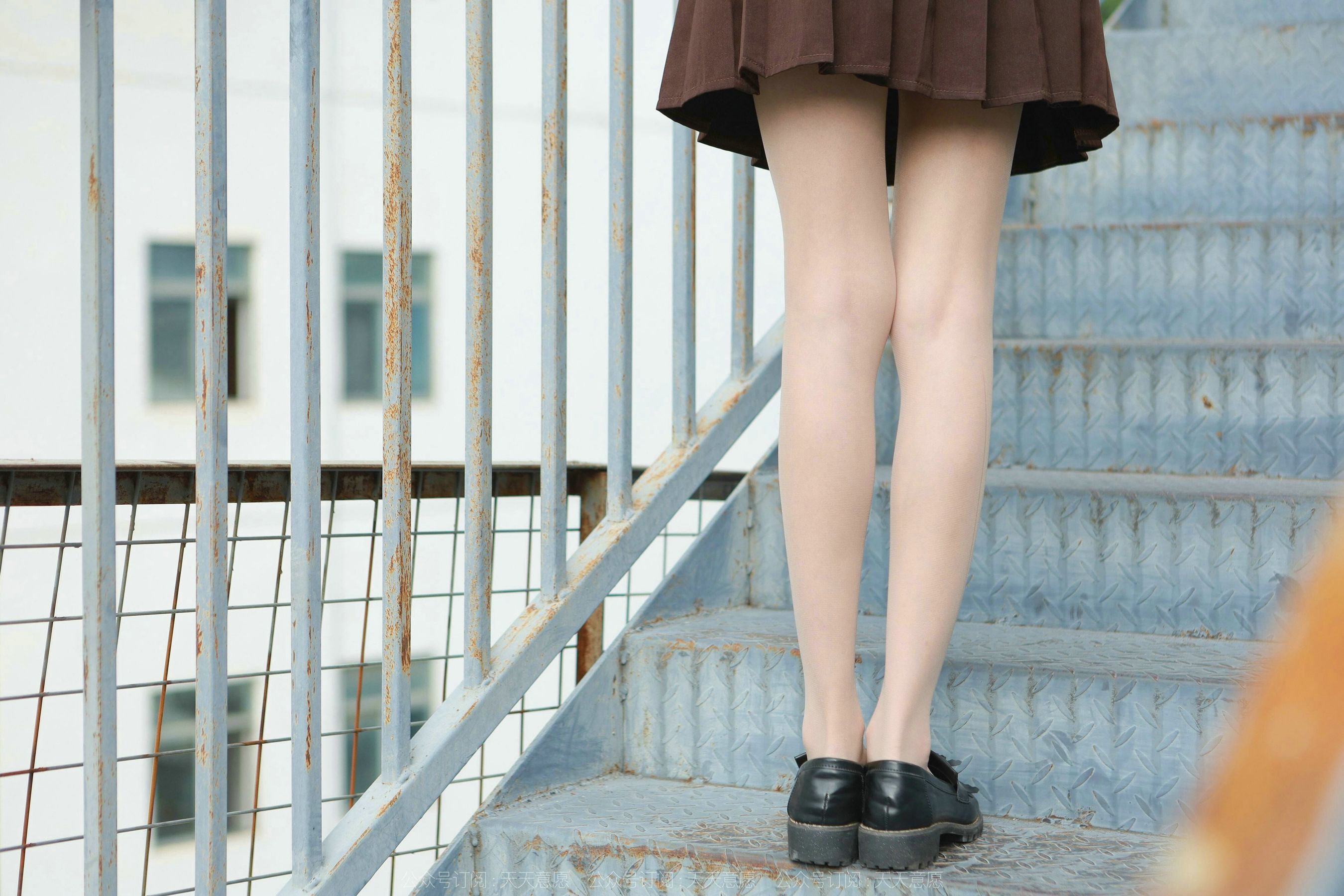 [异思趣向IESS] 模特 团团 《网易云长腿少女》