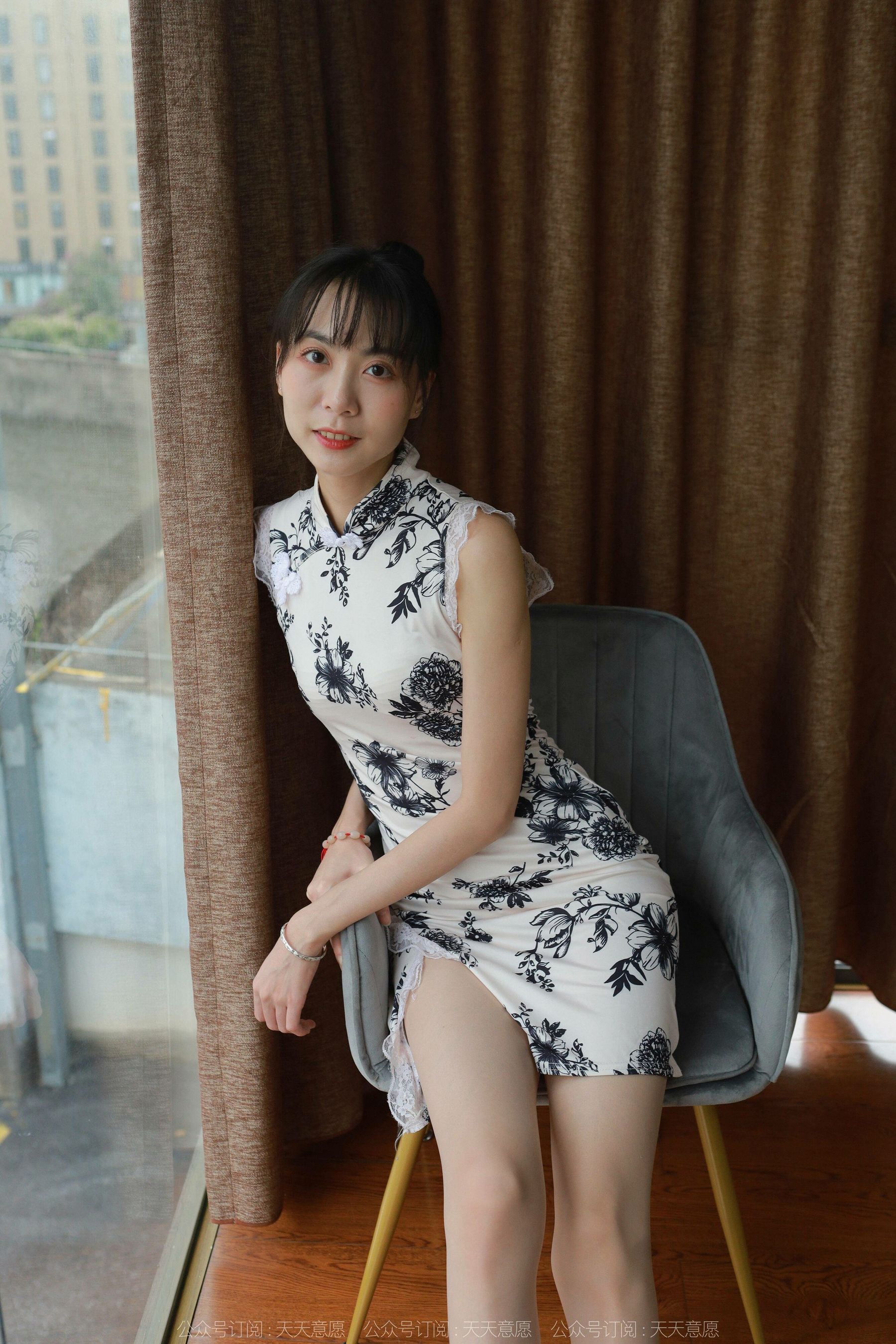 [异思趣向IESS] 模特 团团 《长腿琴艺美女》