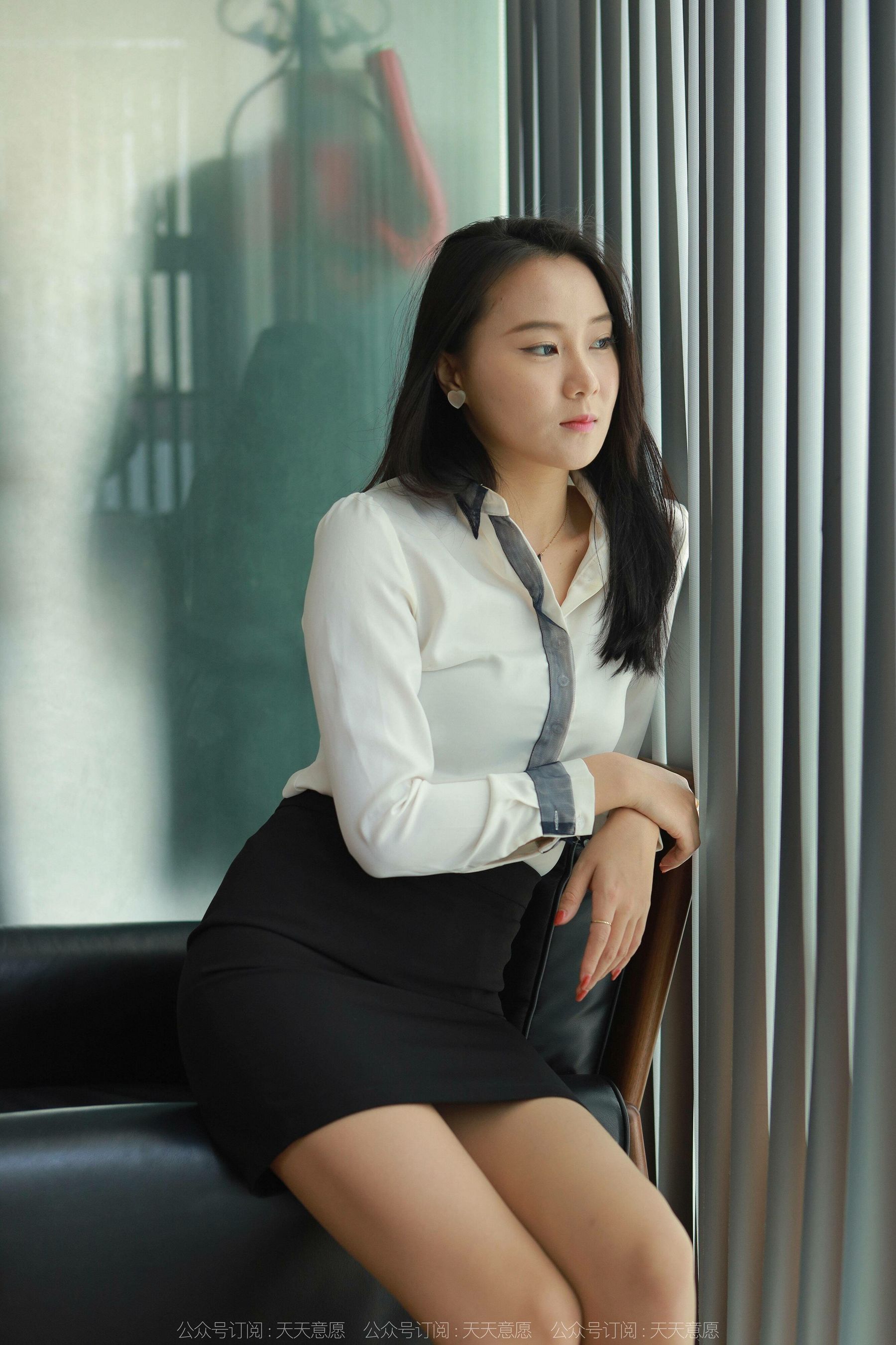 [异思趣向IESS] 模特 姗姗 《完美女秘书》