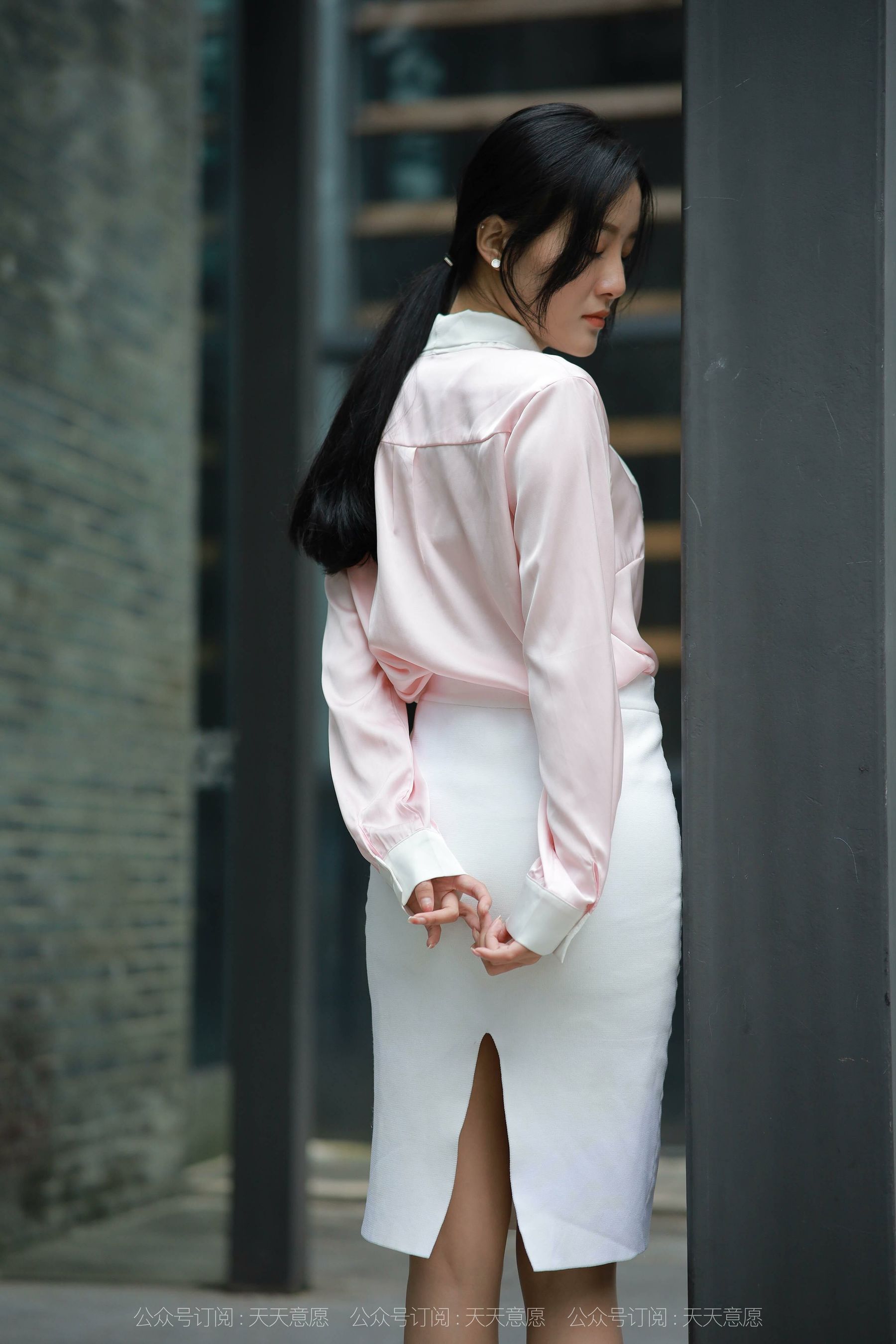 [异思趣向IESS] 模特 婉苹 《粉红色的回忆》