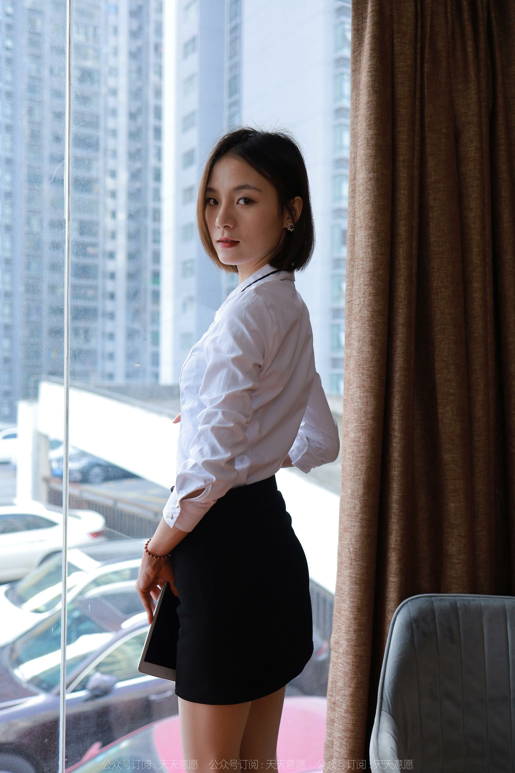 [异思趣向IESS] 模特 小六 《短发配短裙》
