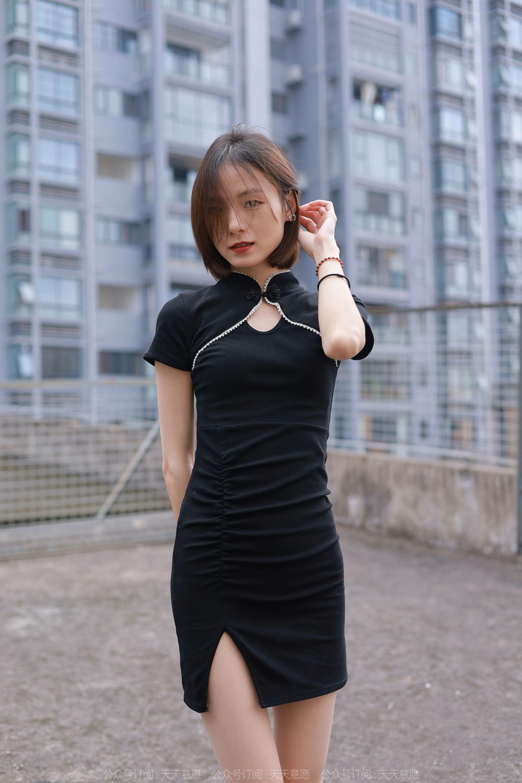 [异思趣向IESS] 模特 小六 《黑色旗袍肉色丝》