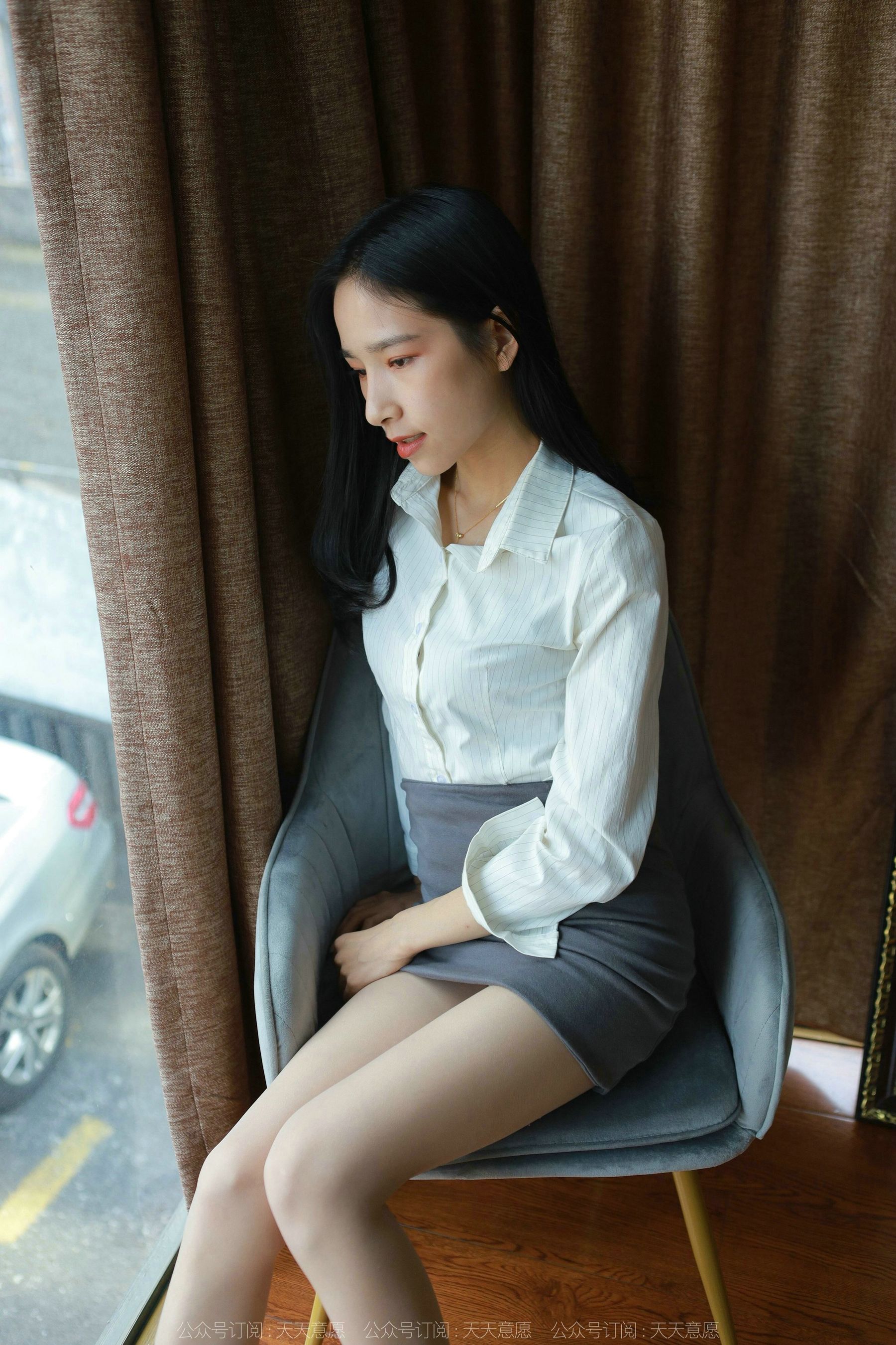 [异思趣向IESS] 模特 美子 《地板上的尤物》