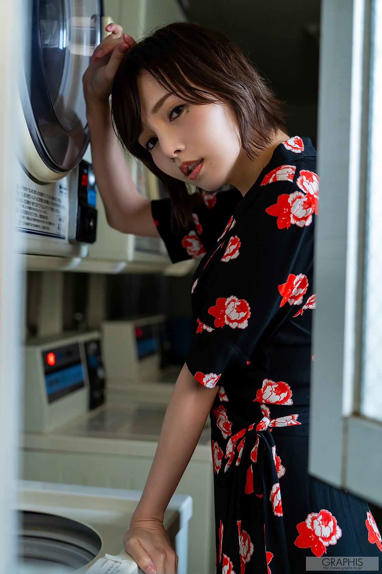 [Graphis Gals] NO.469 Riona Hirose 広瀬りおな Traverse de craie