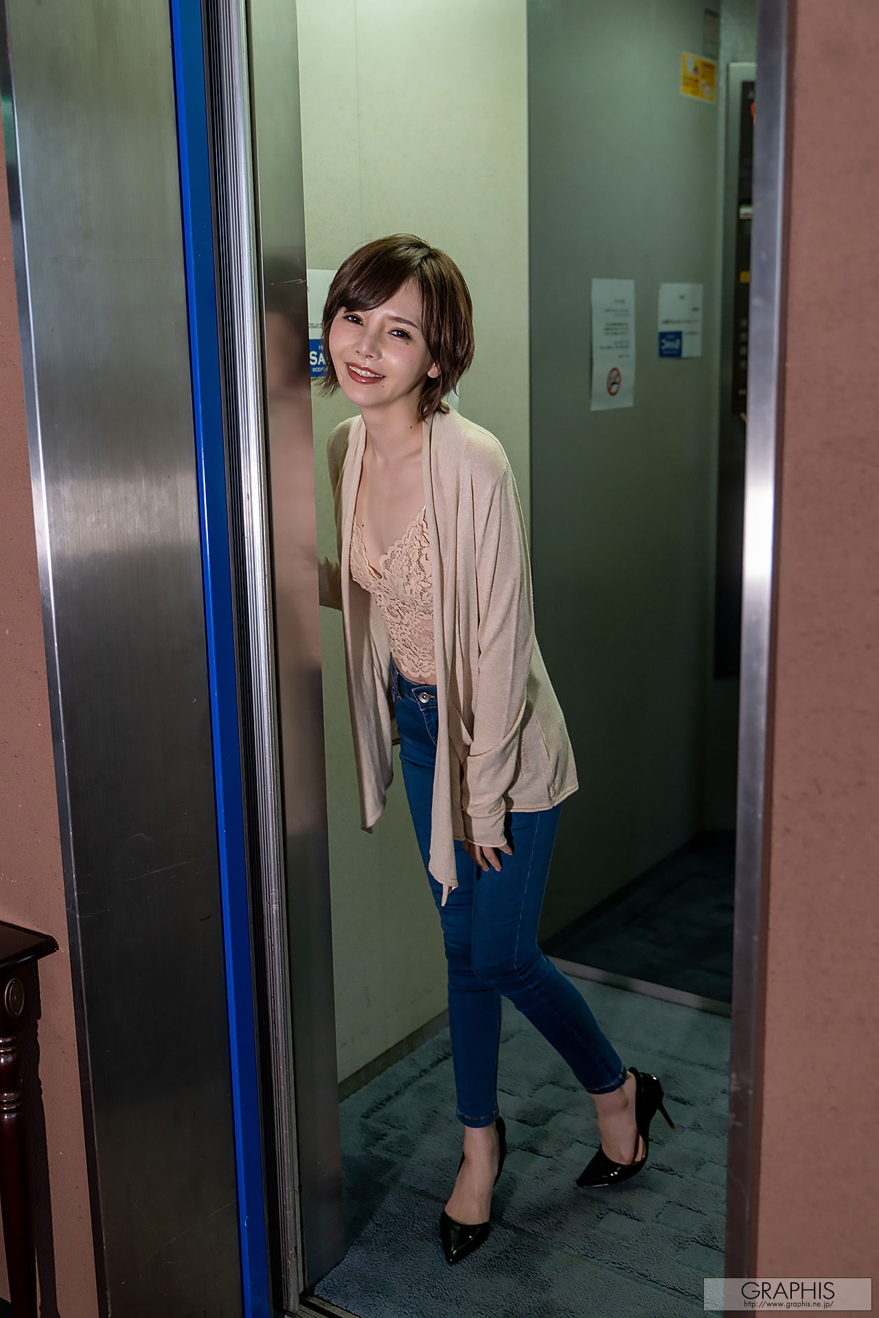 [Graphis Gals] NO.469 Riona Hirose 広瀬りおな Traverse de craie