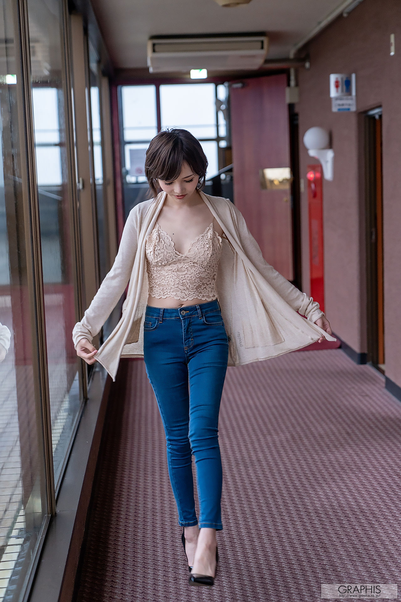 [Graphis Gals] NO.469 Riona Hirose 広瀬りおな Traverse de craie