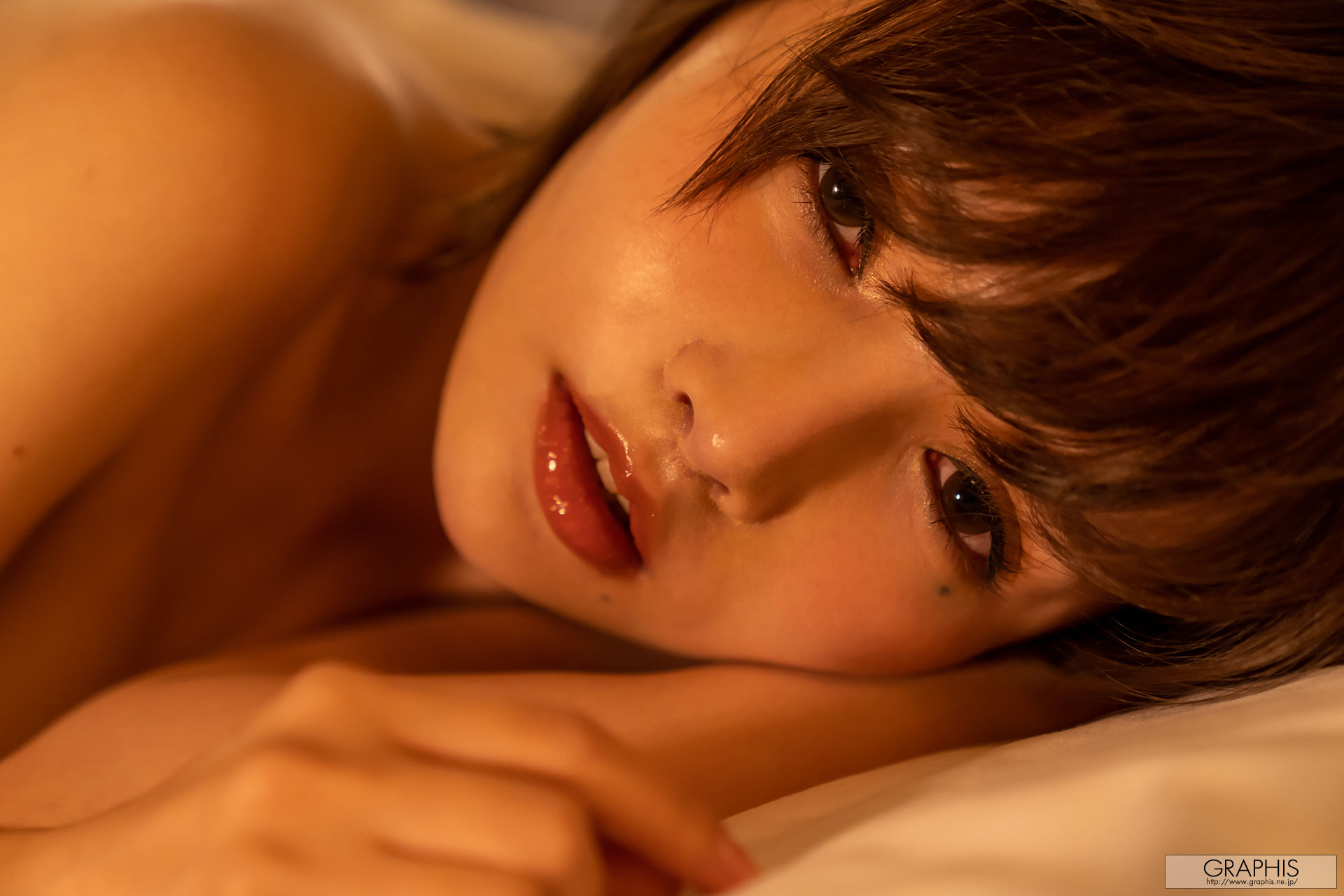 [Graphis Gals] NO.469 Riona Hirose 広瀬りおな Traverse de craie