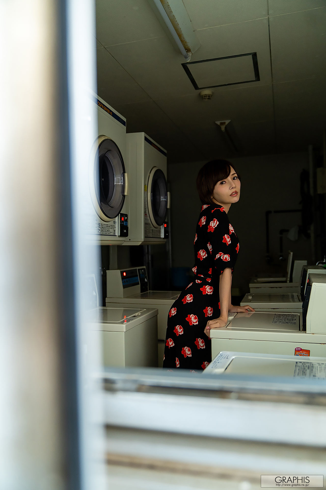 [Graphis Gals] NO.469 Riona Hirose 広瀬りおな Traverse de craie