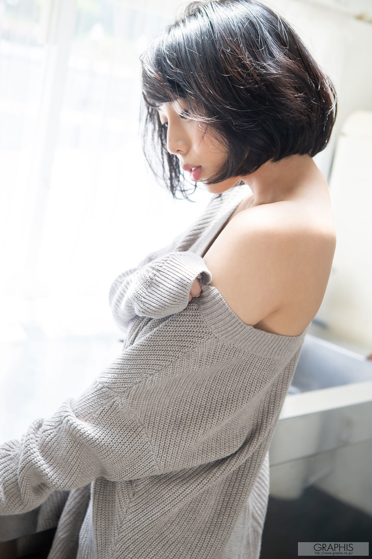 [Graphis Gals] NO.492 Kaoru Yasui 安位カヲル BE CHARMED