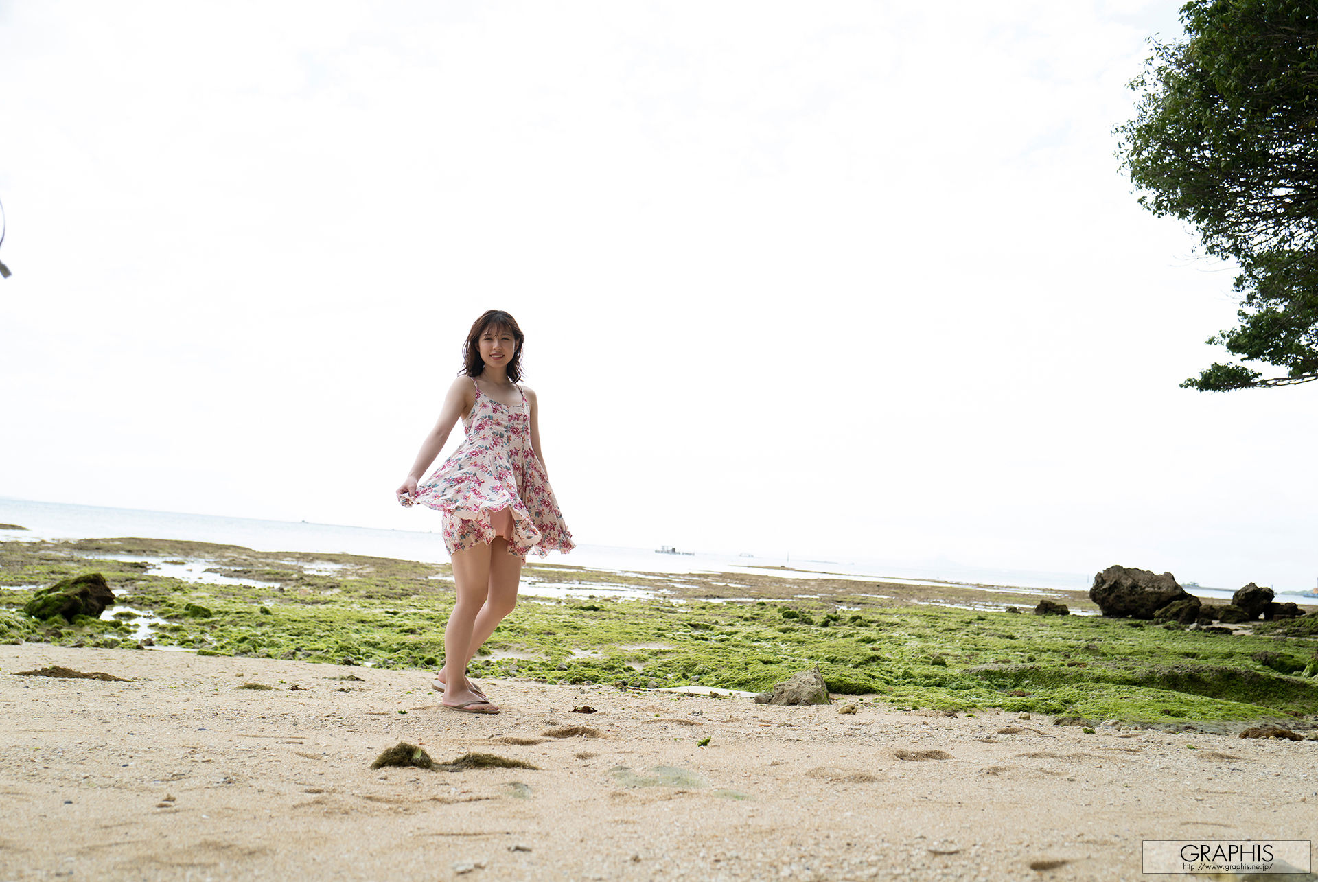 [Graphis Gals] NO.493 Rena Aoi あおいれな Just Adorable!