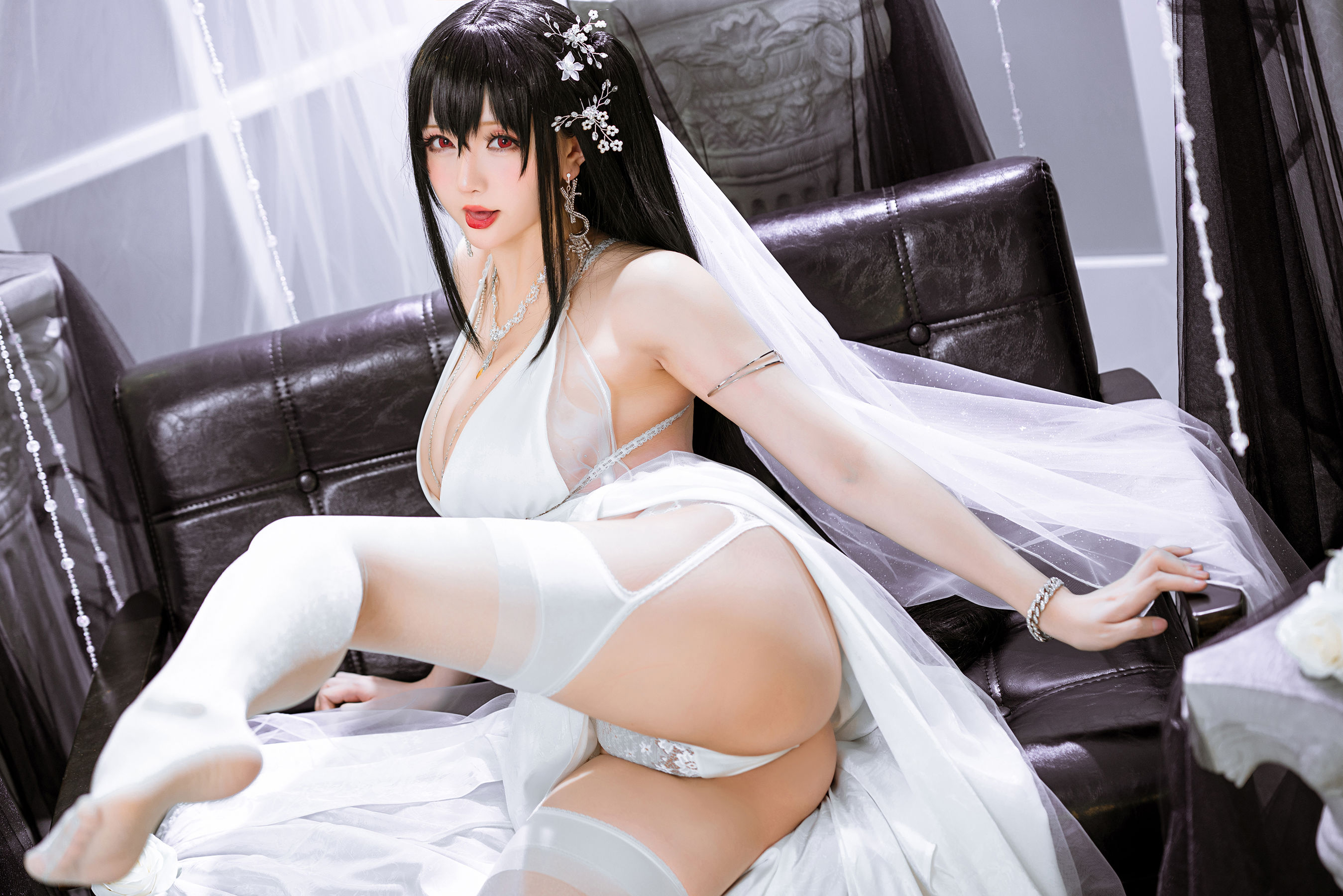 [福利COS] Coser小姐姐星之迟迟 -《Darling》大凤
