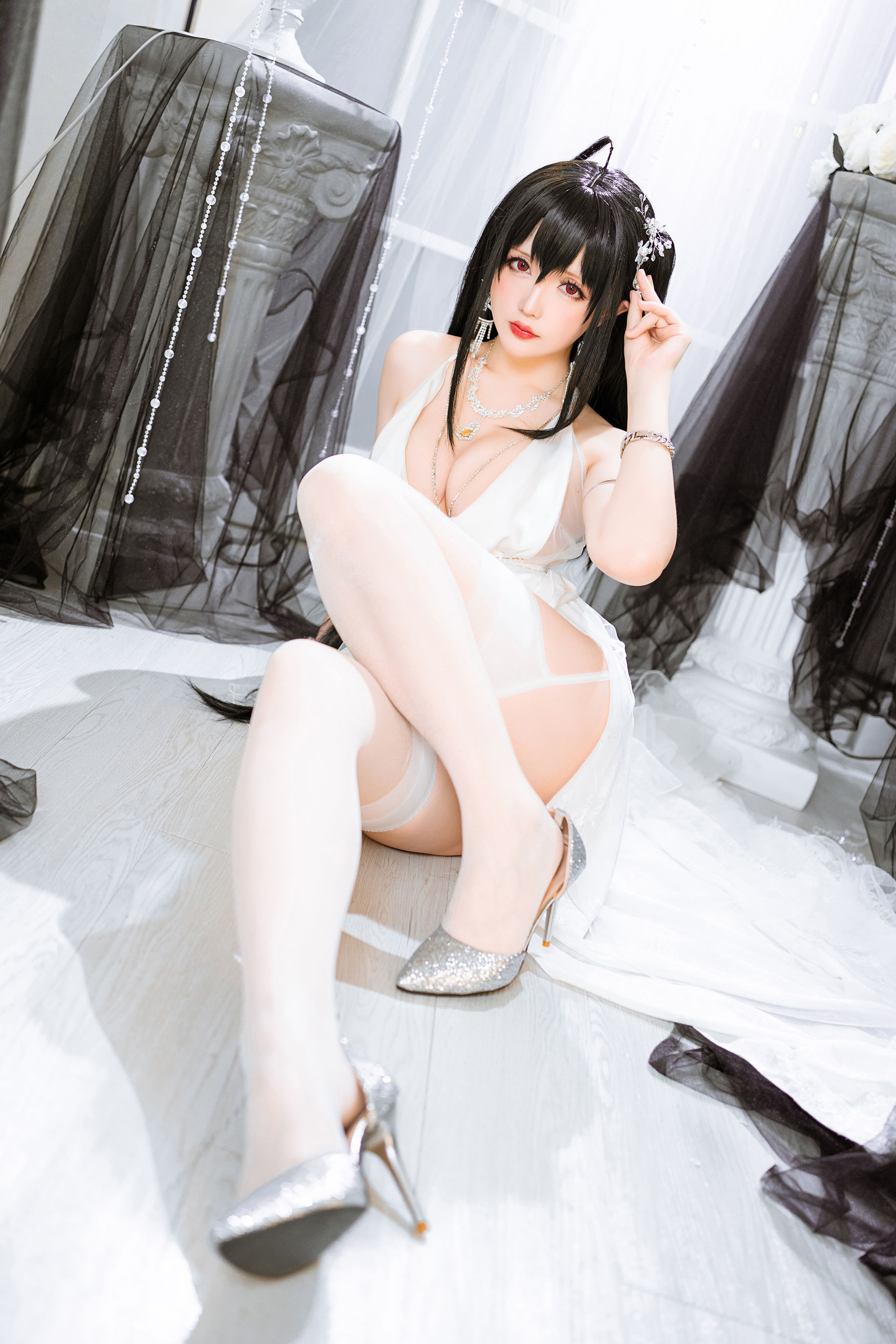 [福利COS] Coser小姐姐星之迟迟 -《Darling》大凤