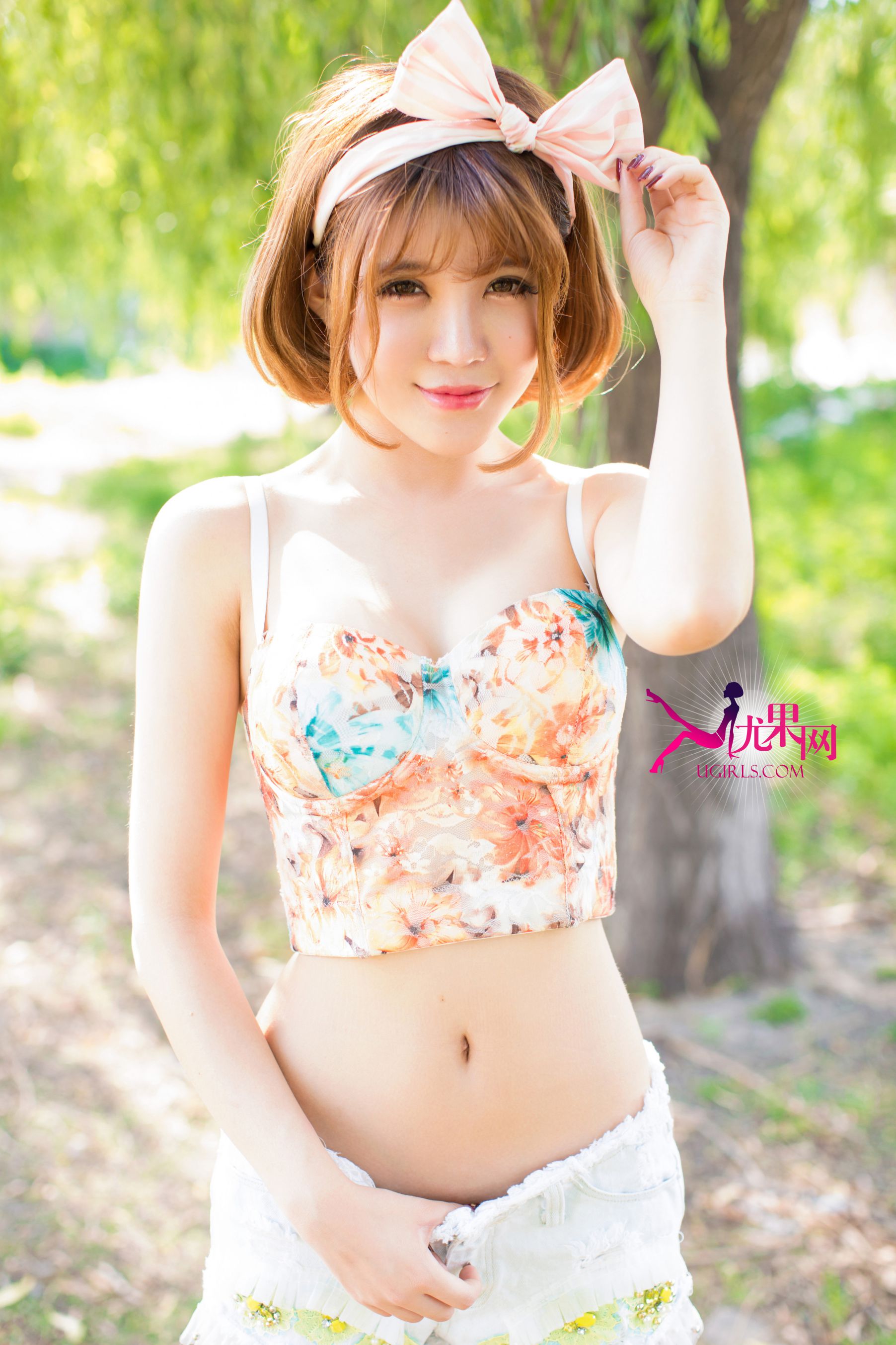 Alin《阳光边缘 明媚笑脸》 [尤果网Ugirls] U100