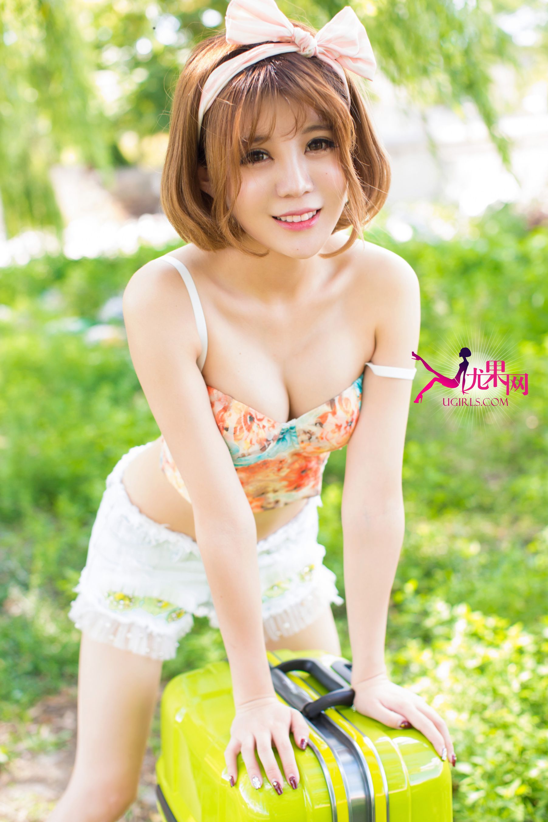 Alin《阳光边缘 明媚笑脸》 [尤果网Ugirls] U100