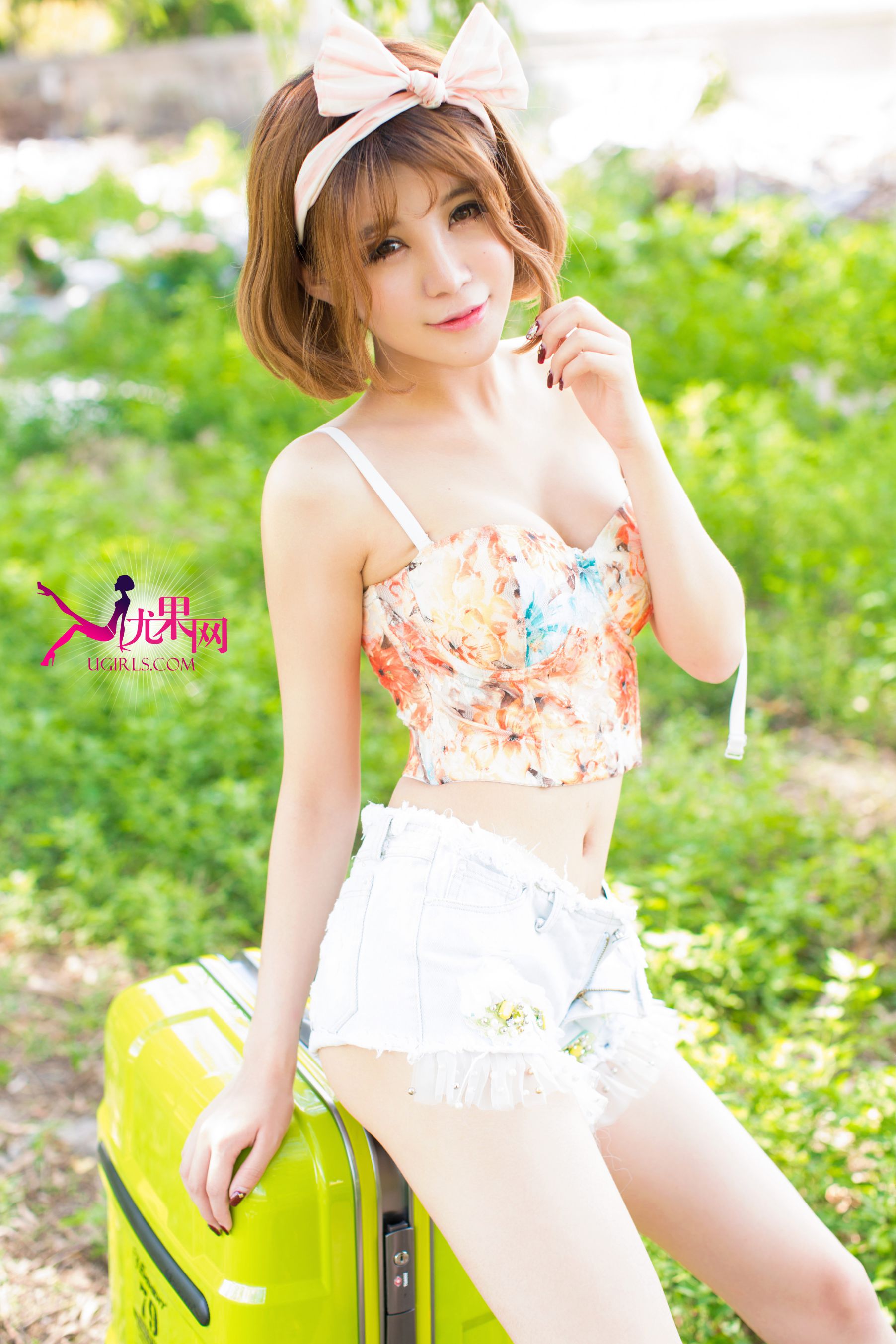 Alin《阳光边缘 明媚笑脸》 [尤果网Ugirls] U100