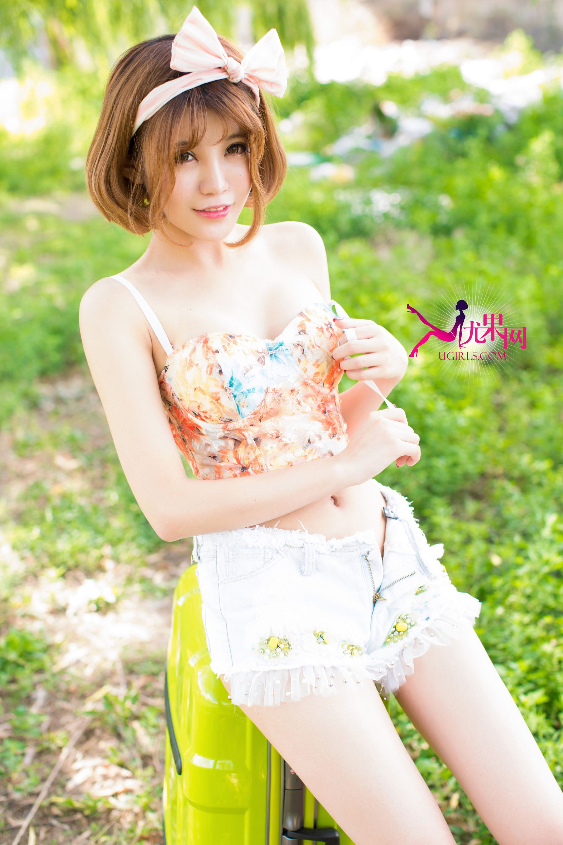 Alin《阳光边缘 明媚笑脸》 [尤果网Ugirls] U100