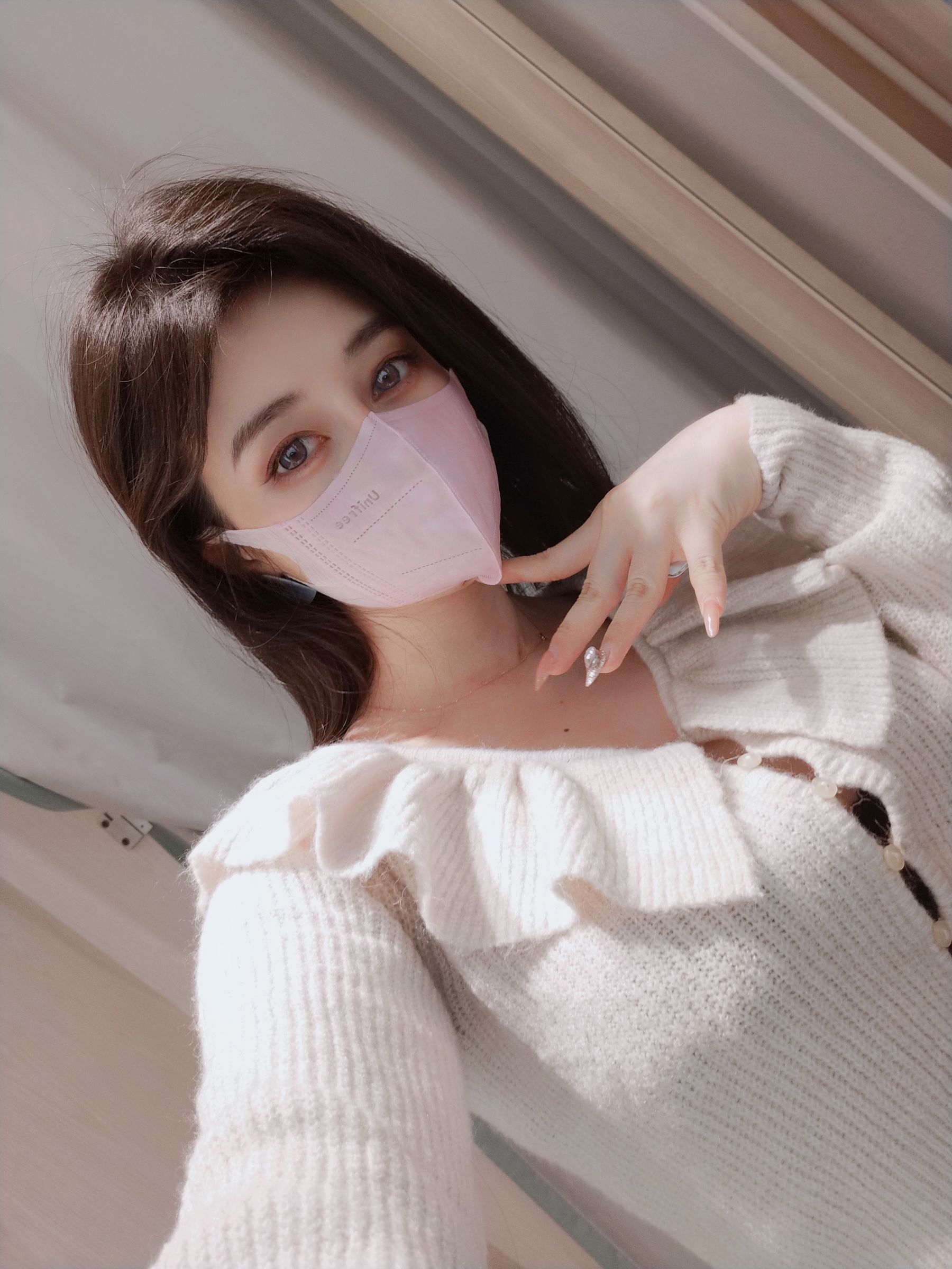 [福利COS] Coser小姐姐白银 - 更衣室自拍