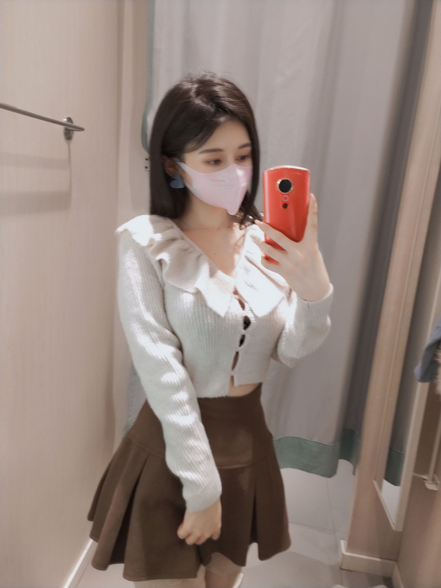 [福利COS] Coser小姐姐白银 - 更衣室自拍