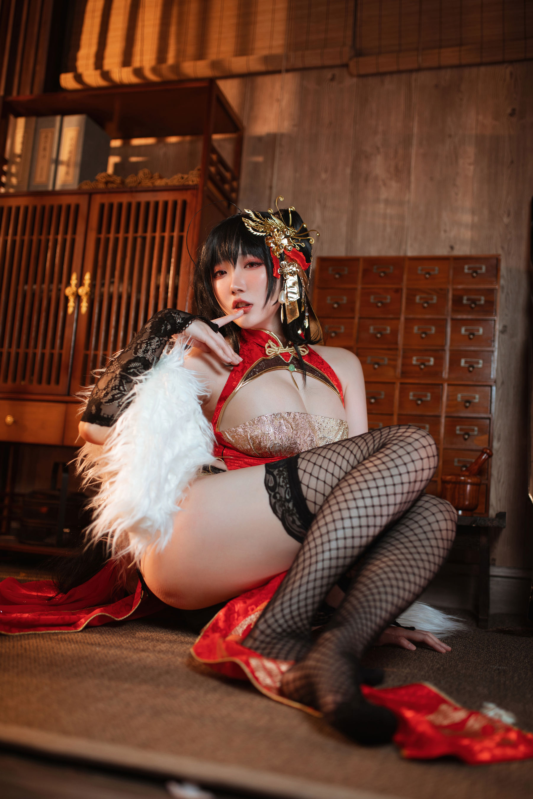 [福利COS] Coser瓜希酱福利 - 大凤旗袍