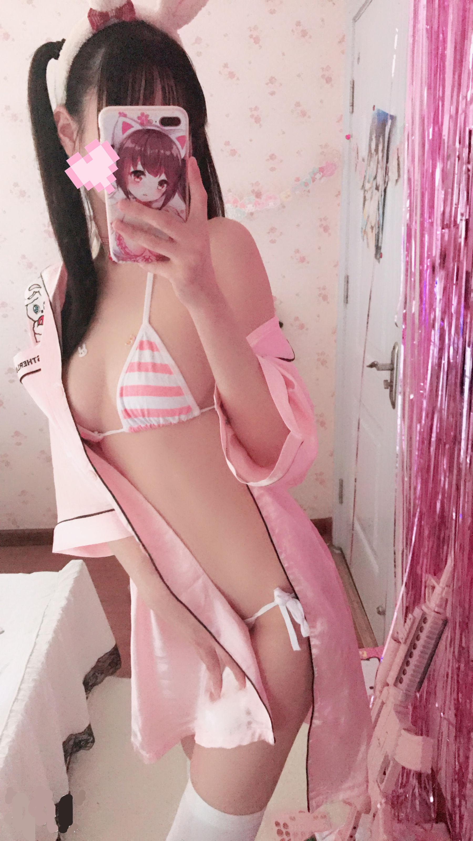 [福利COS] H工口小学生赛高作品 - 牛奶背心