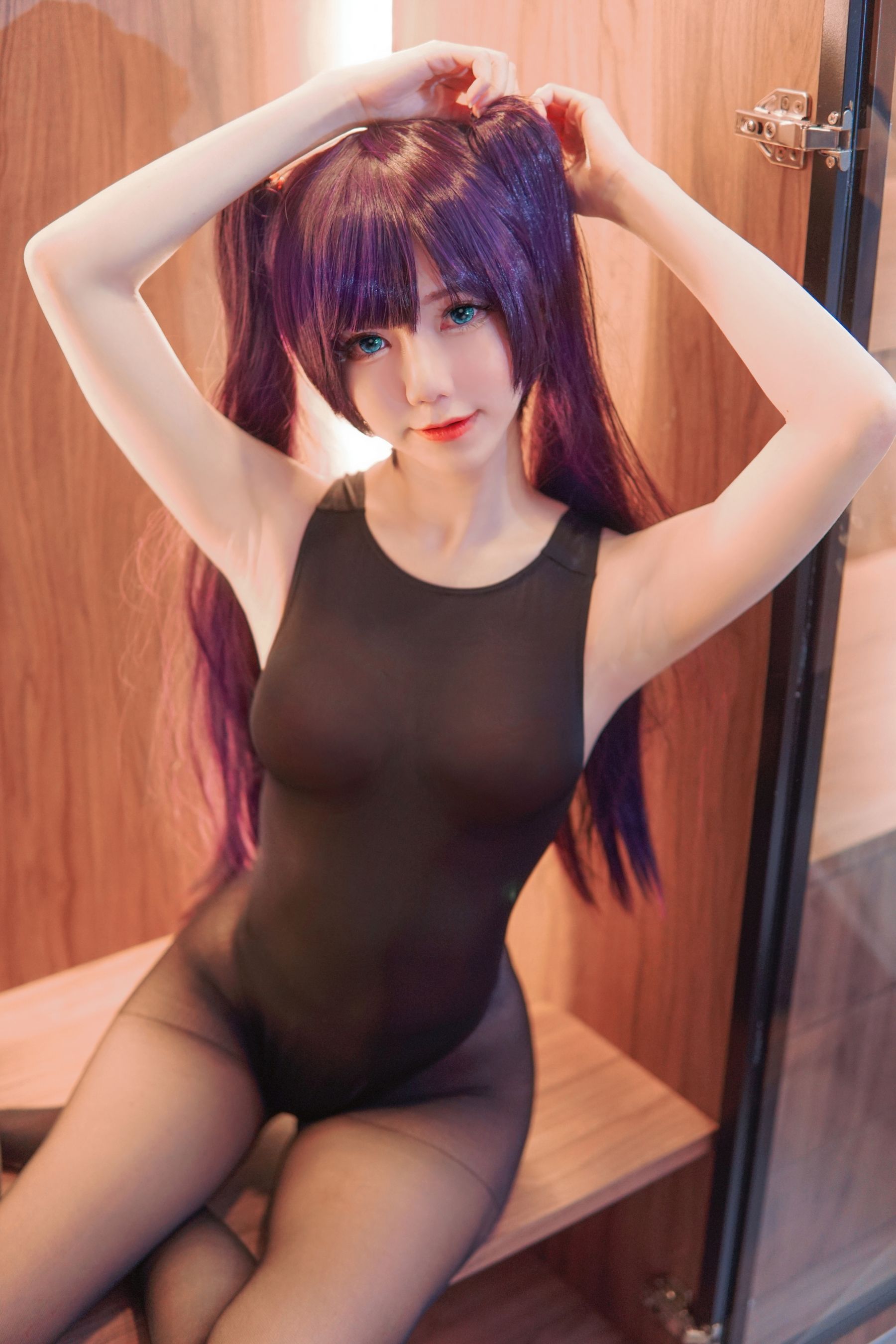 [福利COS] Sally Dorasnow - Mona Swimsuit