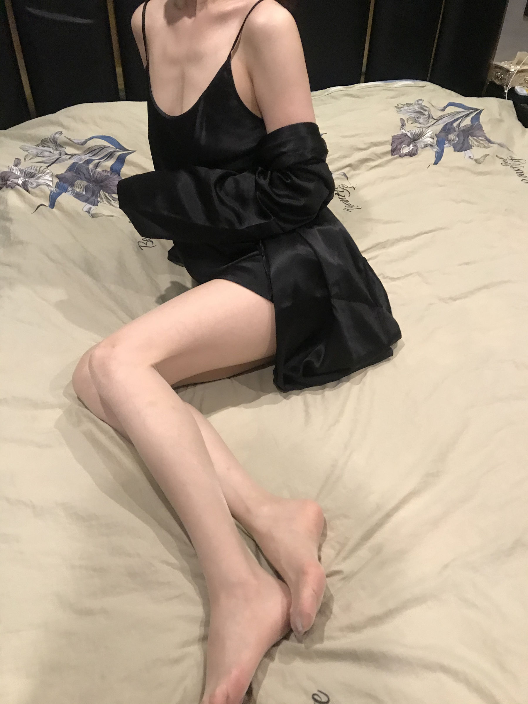 [福利COS] 丝足博主麋鹿_Monroe 2020.08.12 不一样的奢华