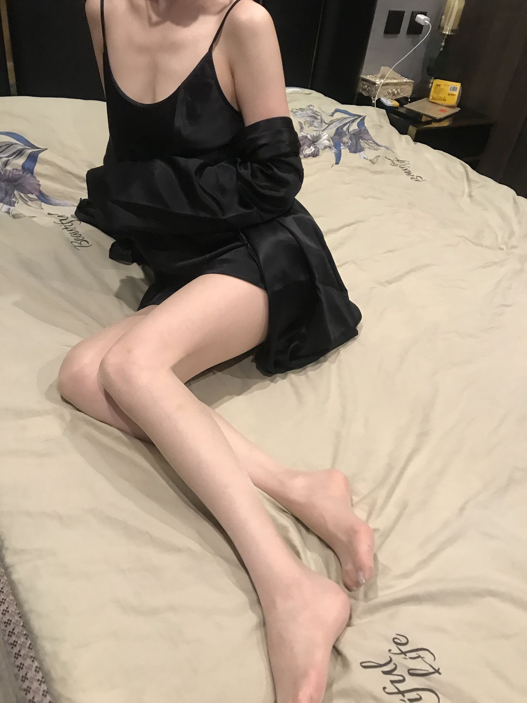 [福利COS] 丝足博主麋鹿_Monroe 2020.08.12 不一样的奢华