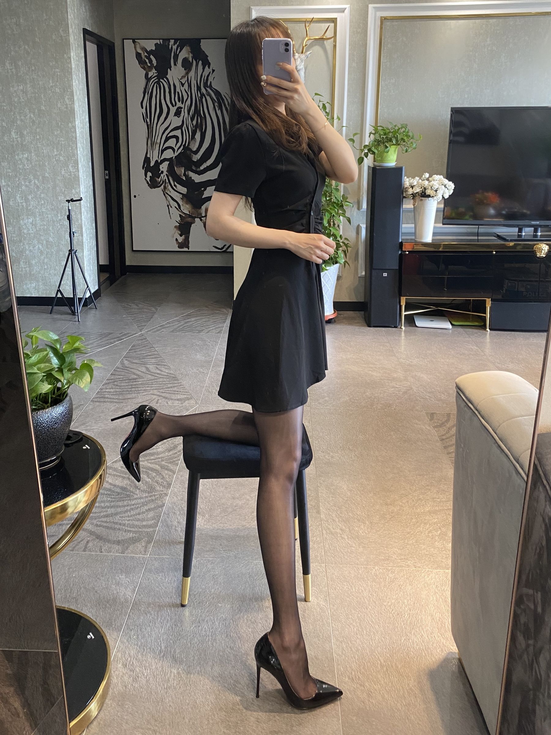 [福利COS] 丝足博主麋鹿_Monroe 2020.08.27 黑丝梦想