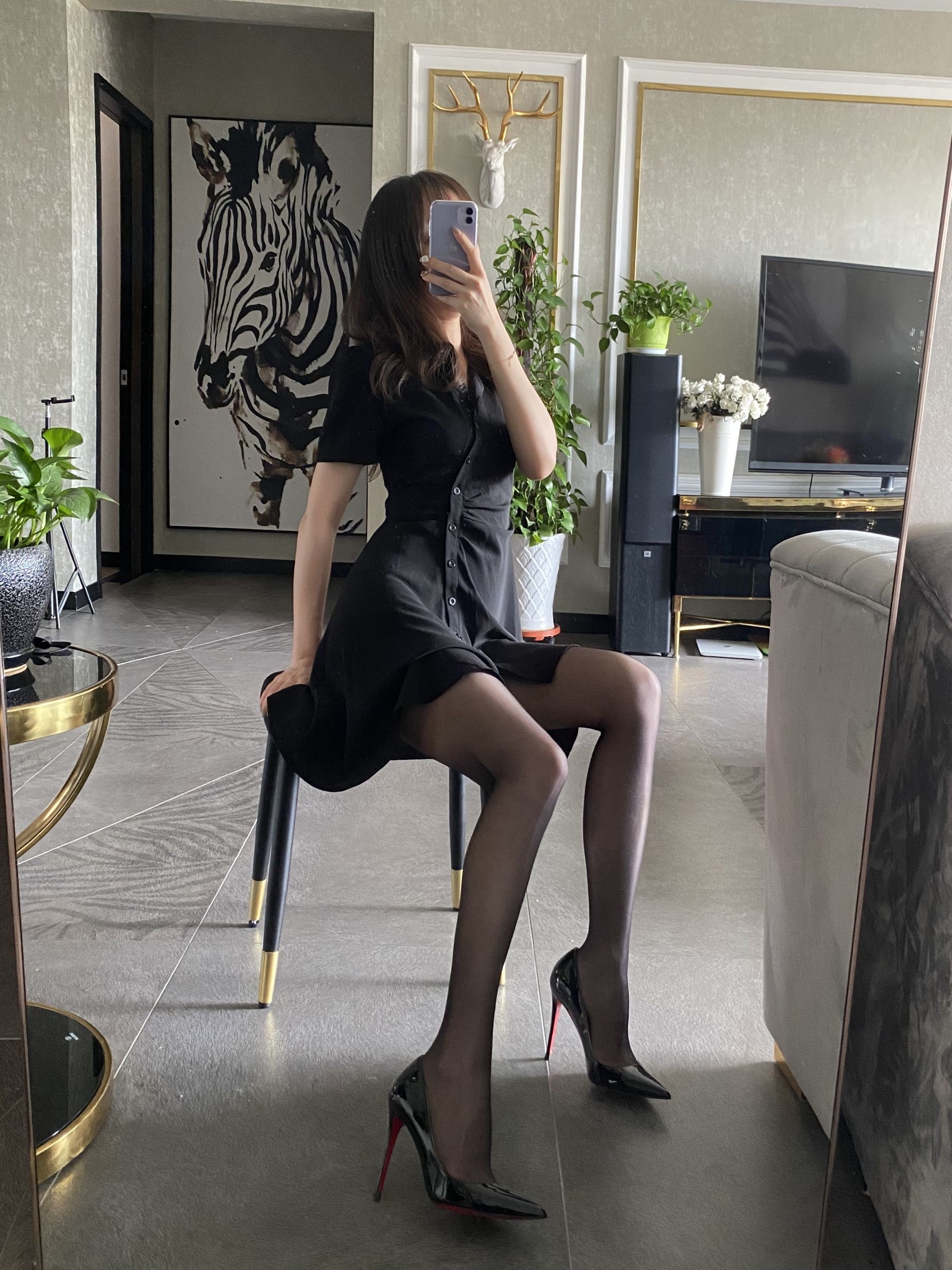 [福利COS] 丝足博主麋鹿_Monroe 2020.08.27 黑丝梦想