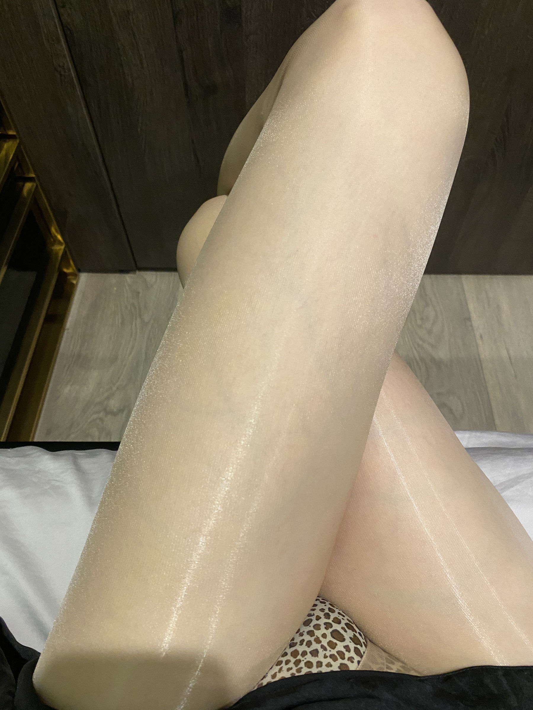 [福利COS] 丝足博主麋鹿_Monroe 2020.08.29 亮是一种态度
