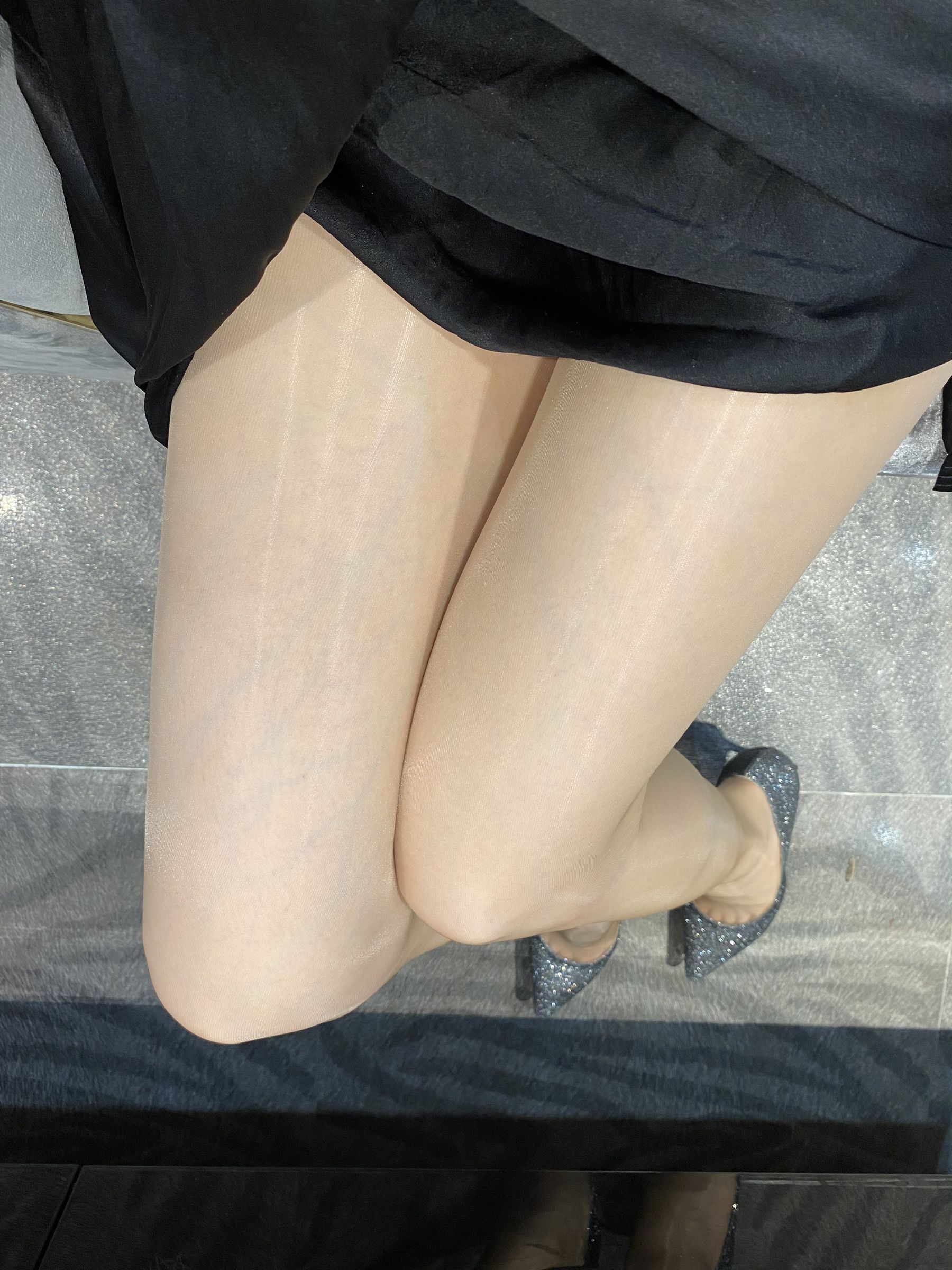 [福利COS] 丝足博主麋鹿_Monroe 2020.08.29 亮是一种态度