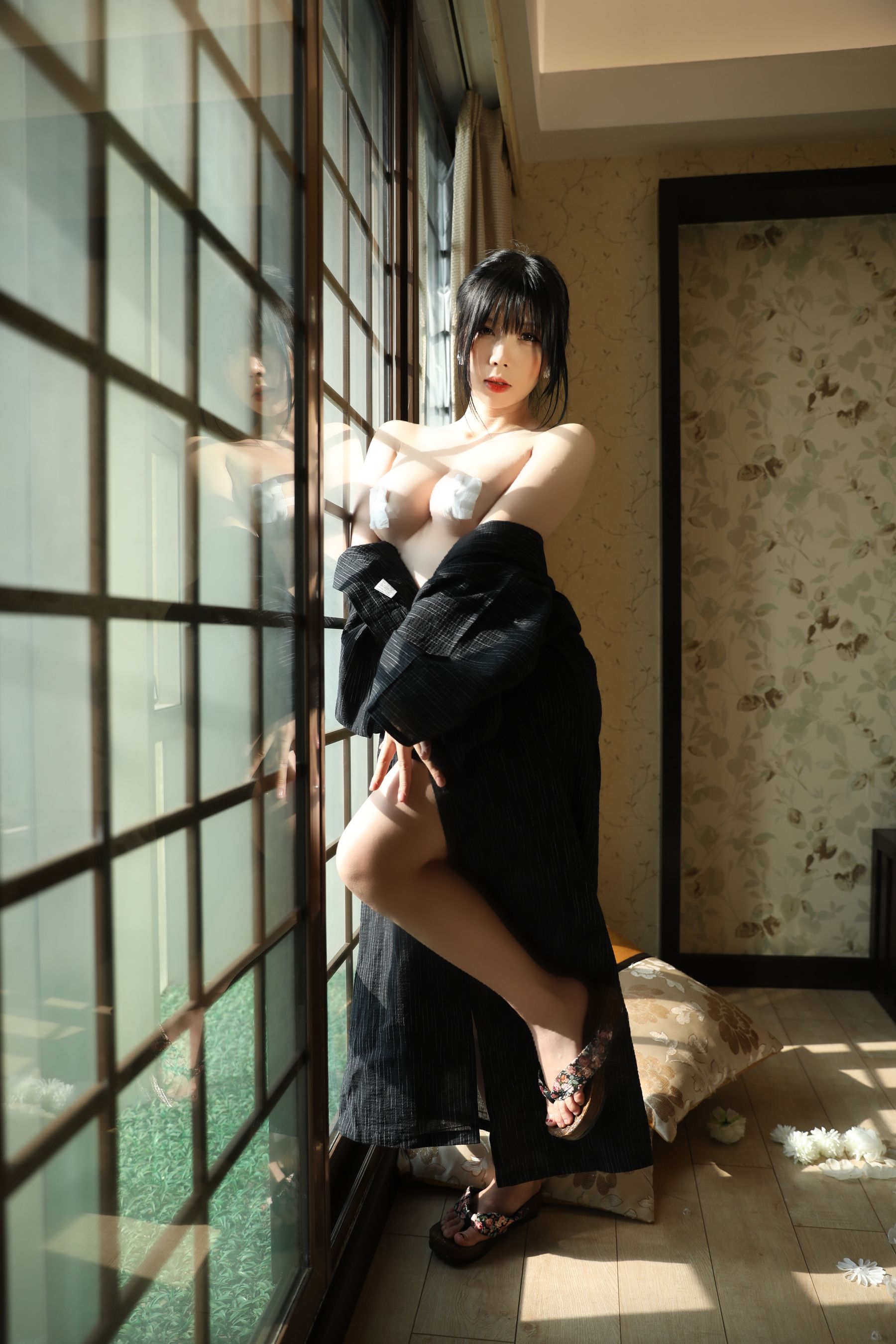 [福利COS] 二次元巨乳美女鹿野希 - 未亡人
