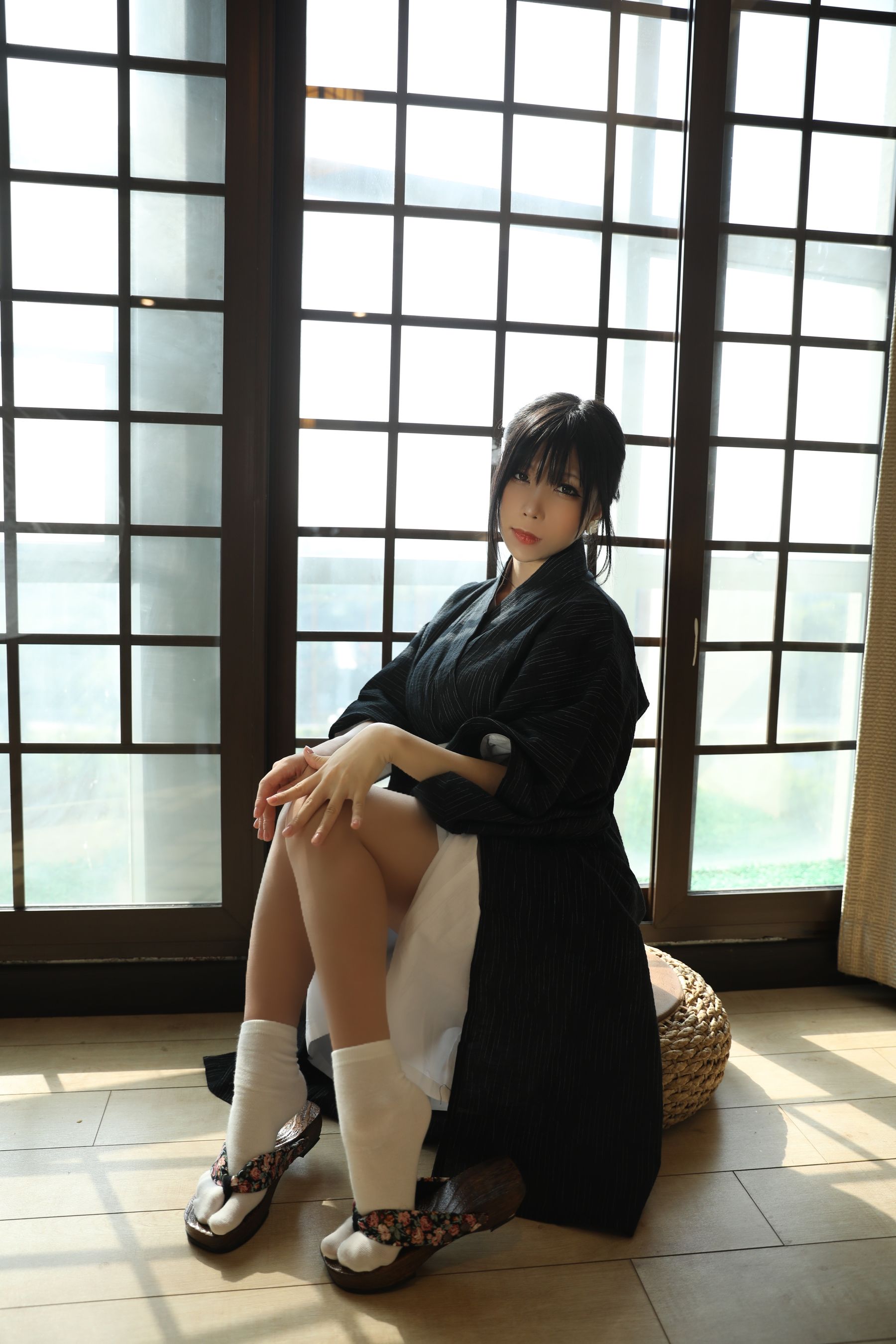[福利COS] 二次元巨乳美女鹿野希 - 未亡人