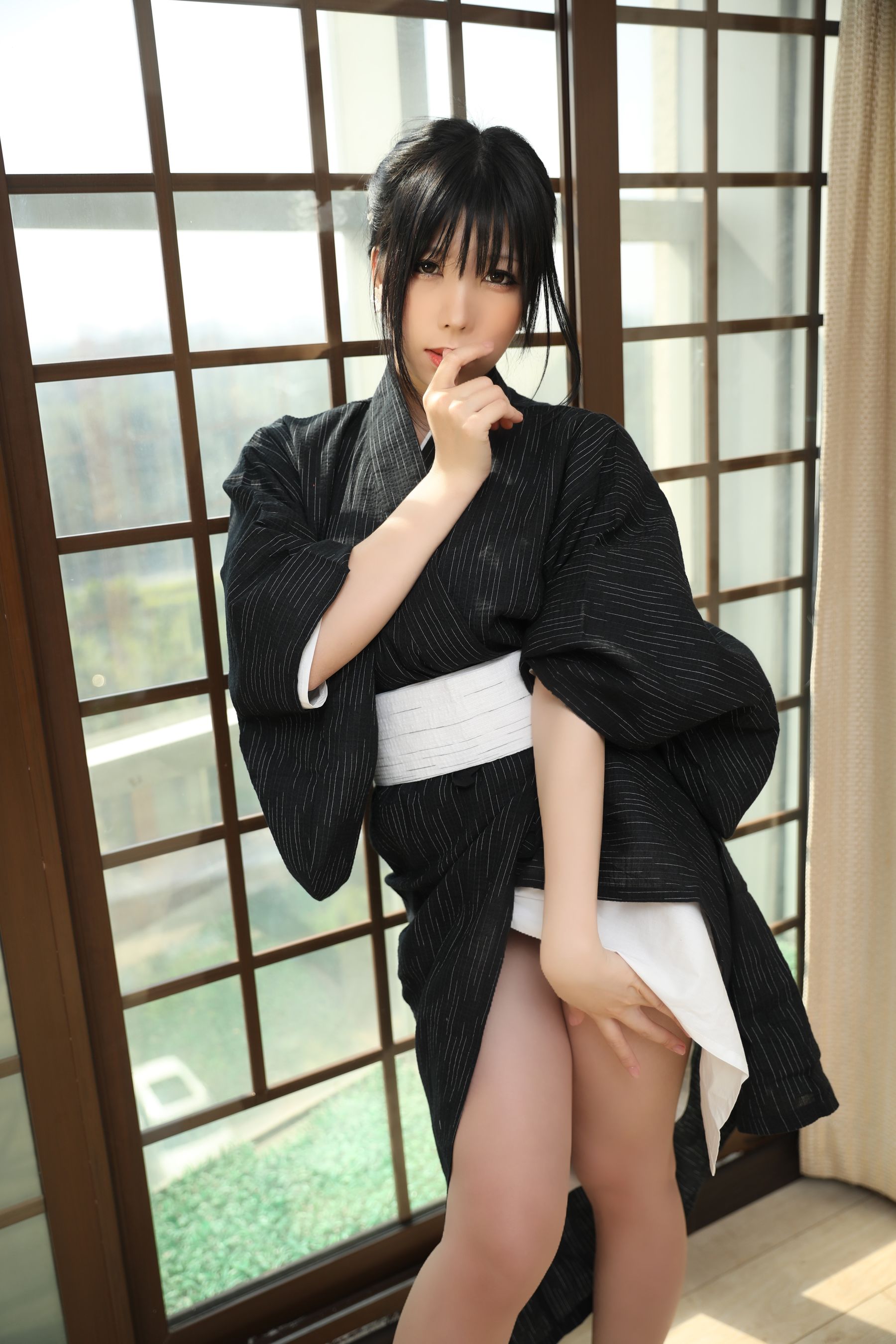 [福利COS] 二次元巨乳美女鹿野希 - 未亡人