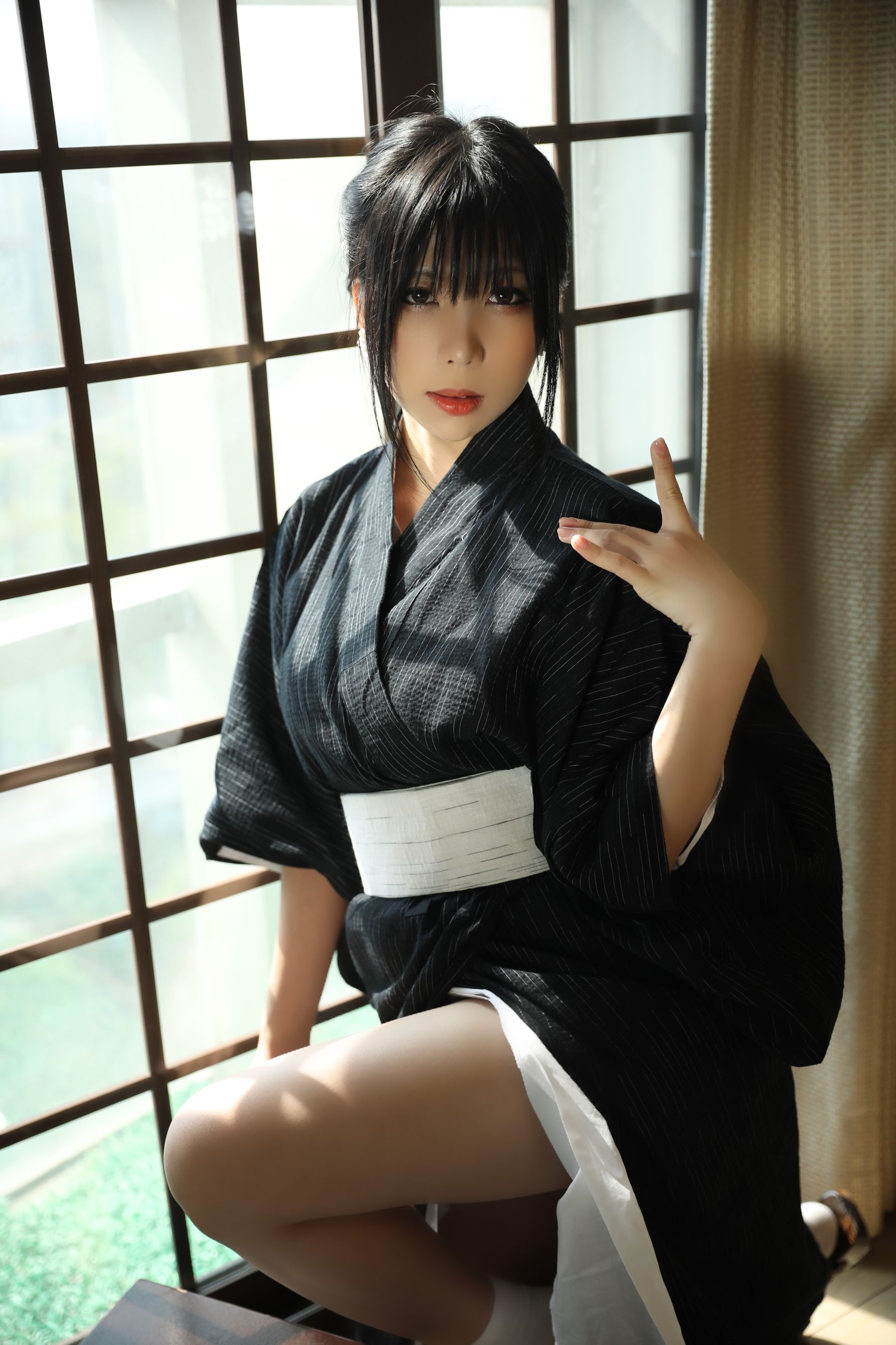 [福利COS] 二次元巨乳美女鹿野希 - 未亡人