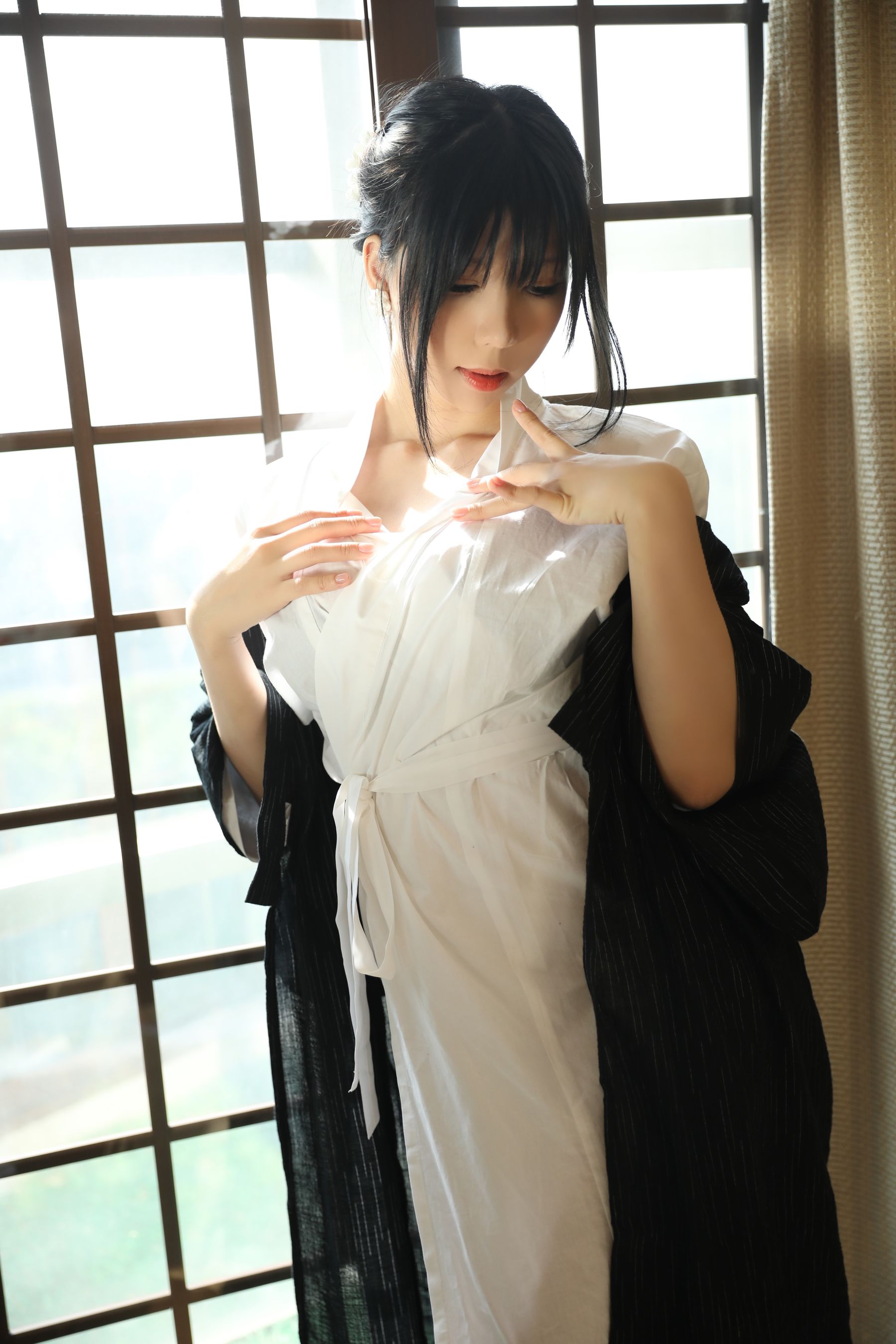 [福利COS] 二次元巨乳美女鹿野希 - 未亡人