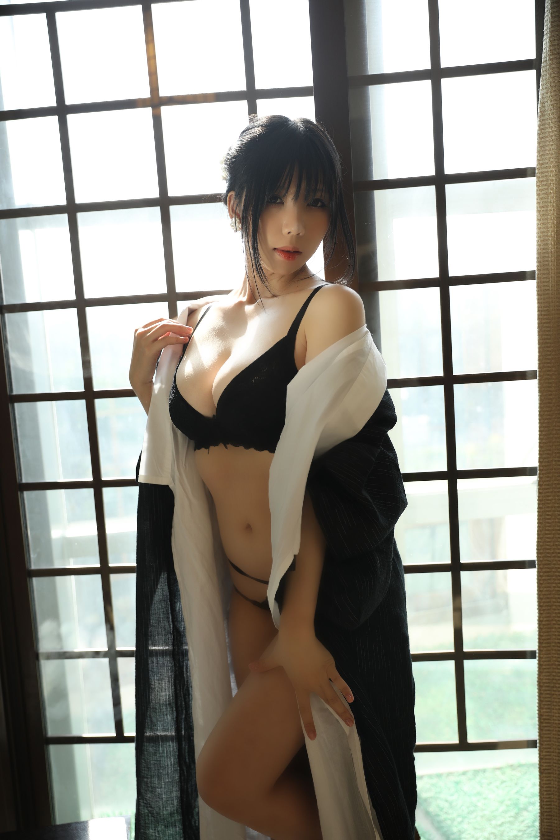 [福利COS] 二次元巨乳美女鹿野希 - 未亡人