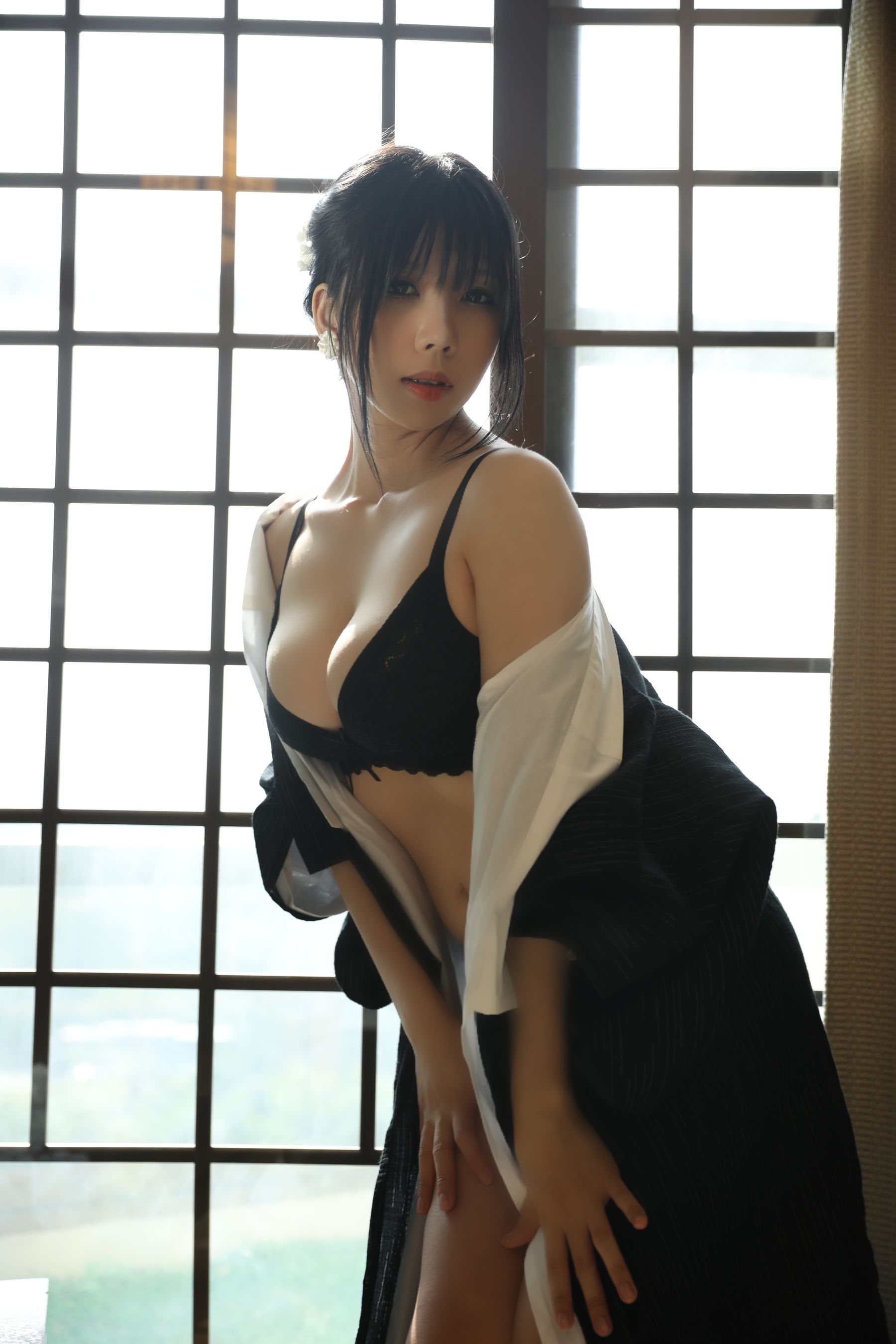 [福利COS] 二次元巨乳美女鹿野希 - 未亡人