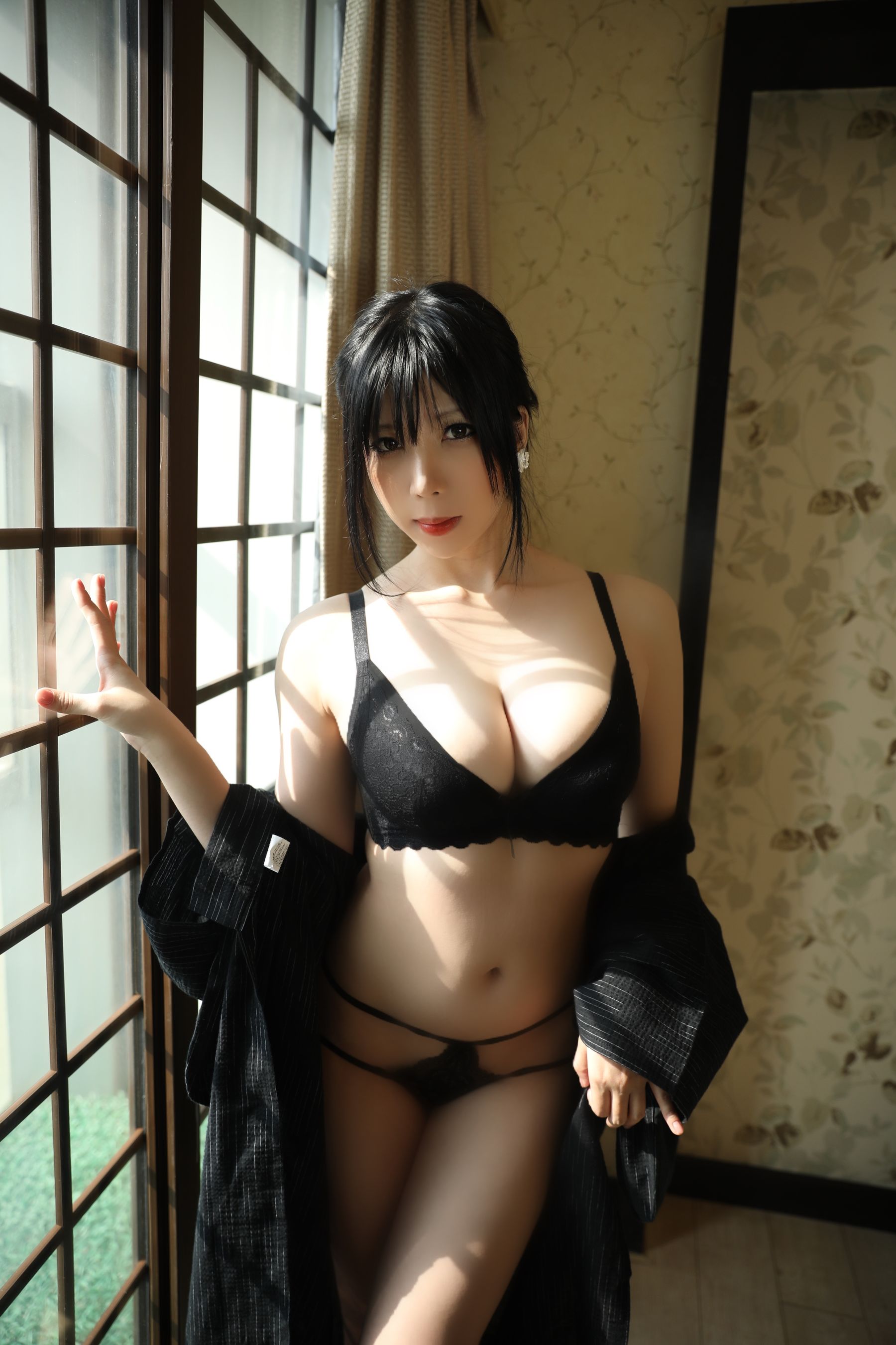 [福利COS] 二次元巨乳美女鹿野希 - 未亡人