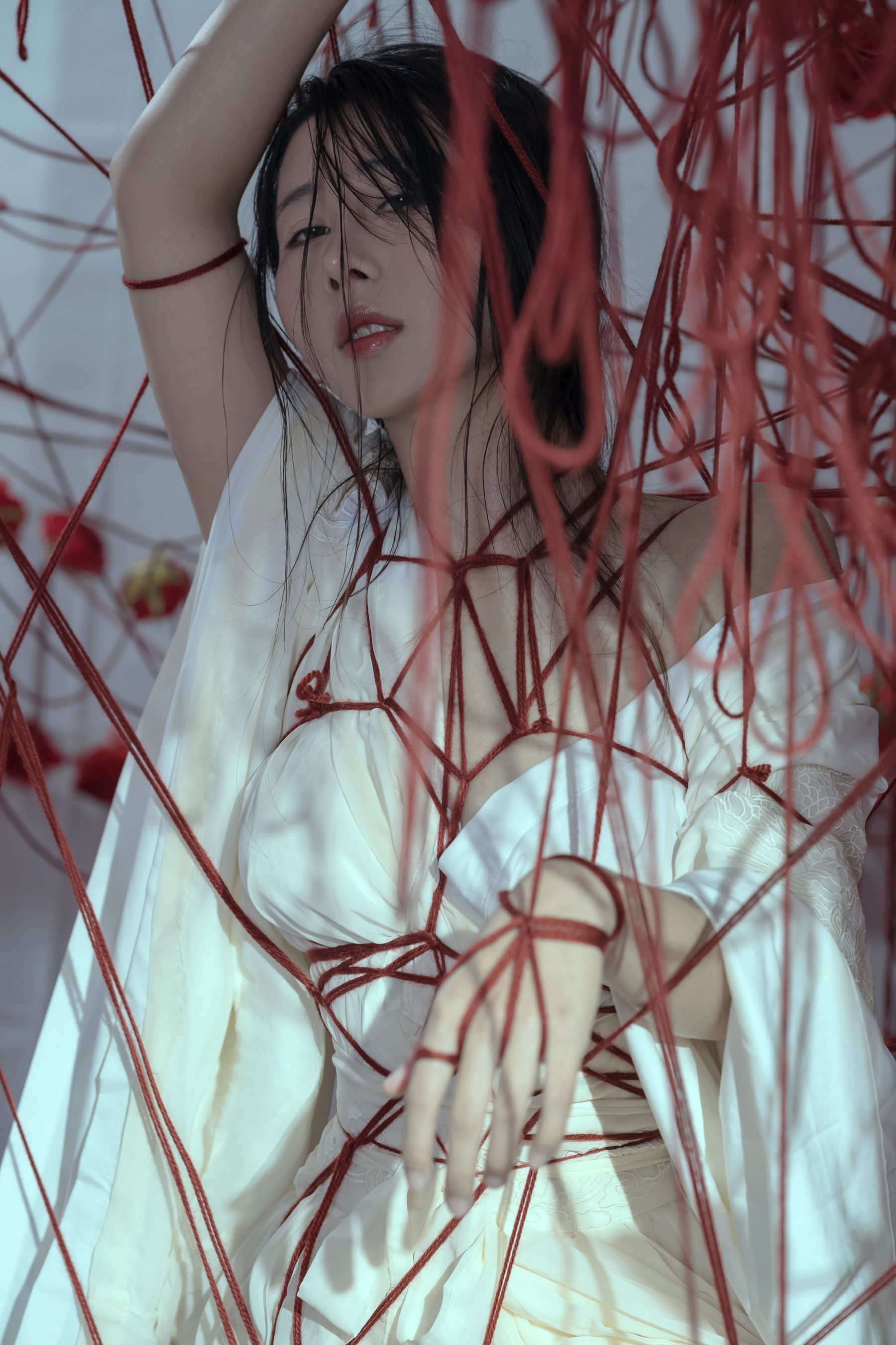 [福利COS] 云溪溪 - 奶桃 囚鸟