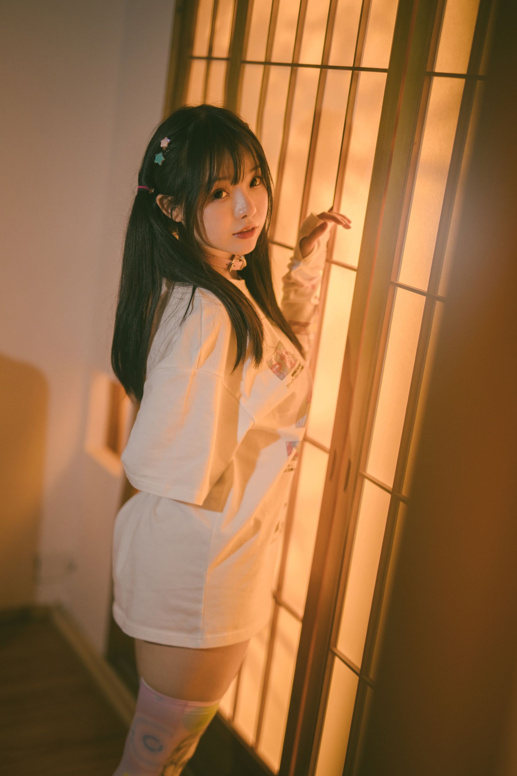 [福利COS] 六味帝皇酱 - 午后的少女